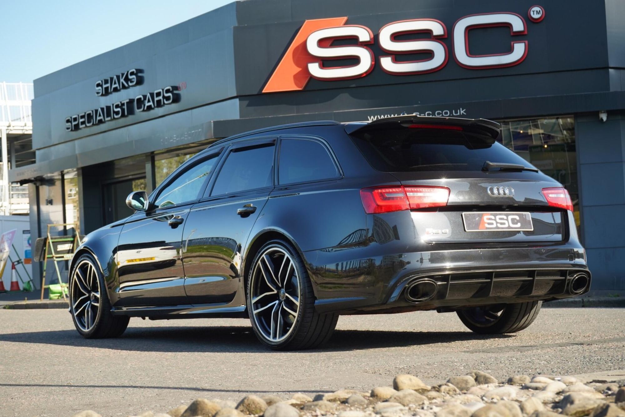 AUDI RS6 AVANT 4.0T FSI V8 Bi-Turbo RS6 Quattro 5dr Tip Auto for sale UK - Slide 2