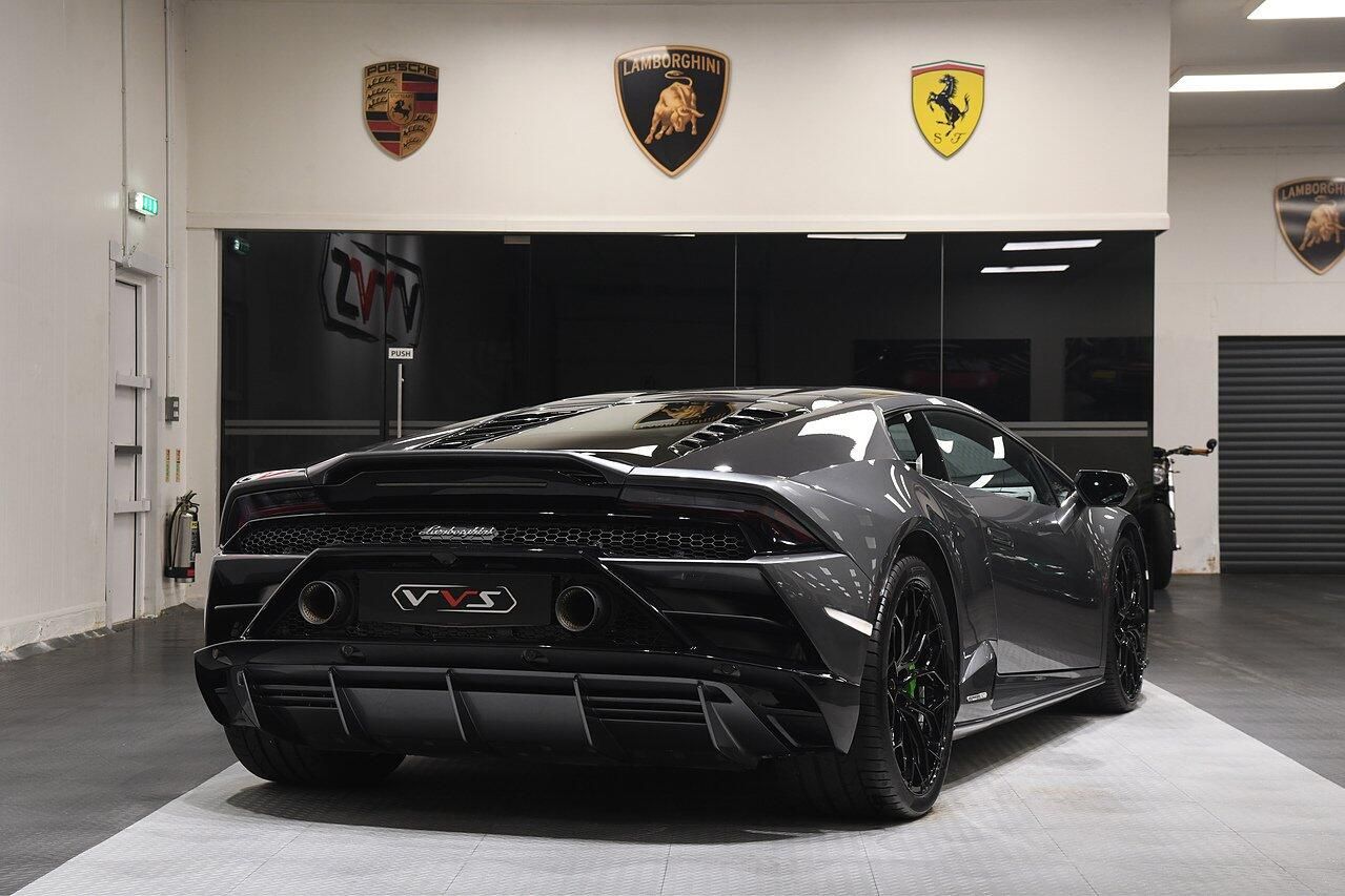 LAMBORGHINI HURACAN COUPE LP 640-4 Performante 2dr LDF for sale UK - Slide 3