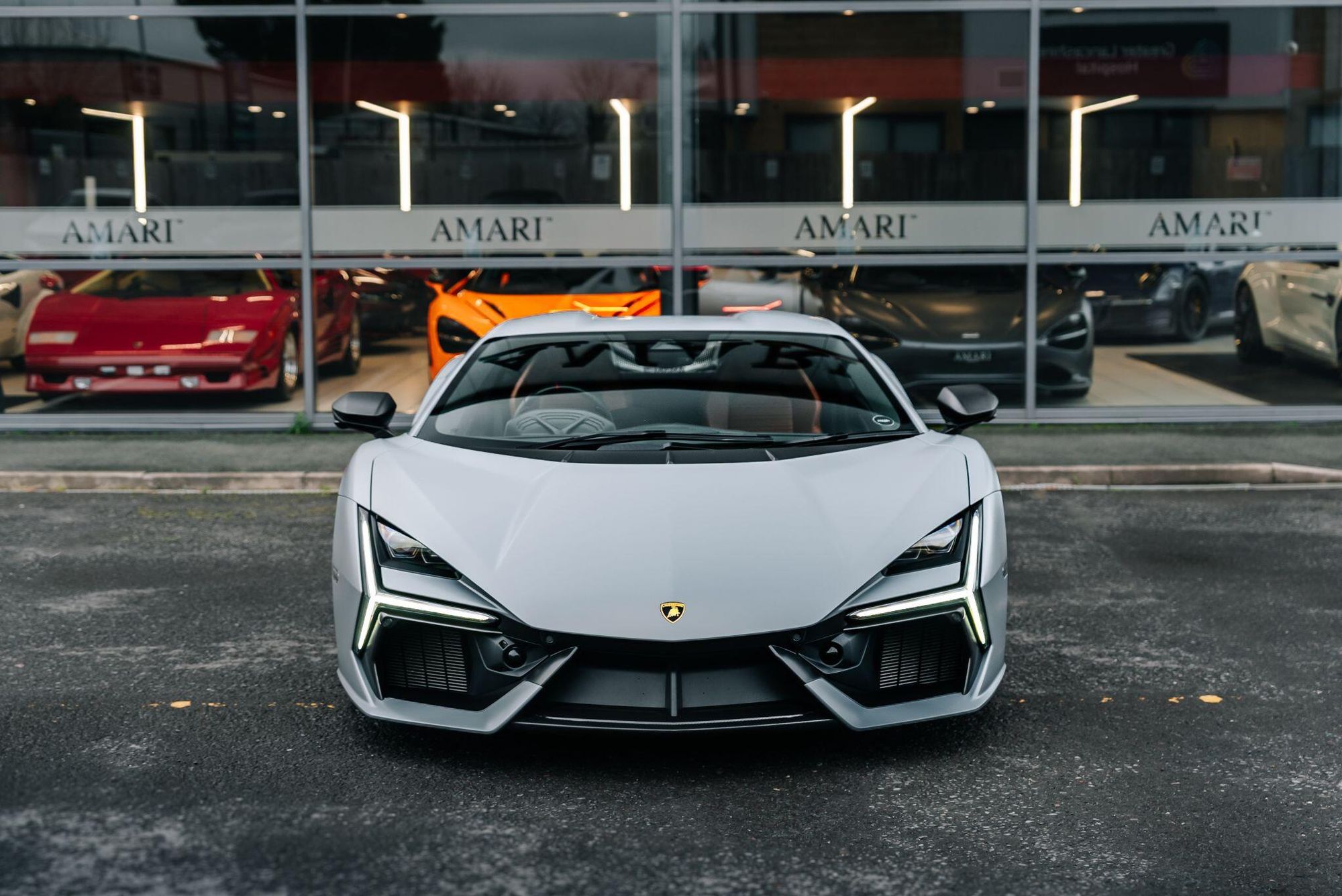 LAMBORGHINI REVUELTO COUPE 6.5 V12 1015 PHEV 2dr DCT for sale UK - Slide 5