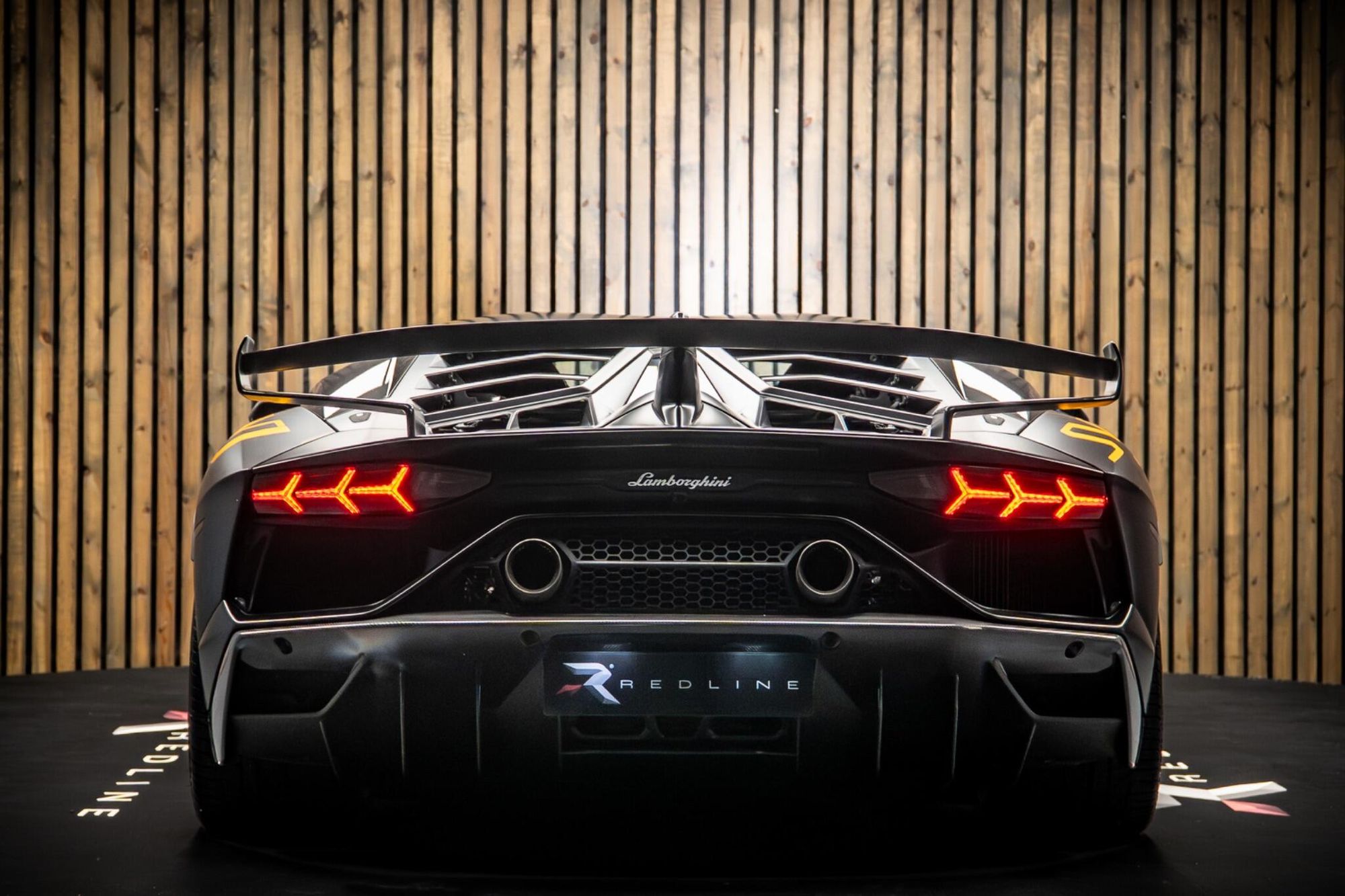 LAMBORGHINI AVENTADOR COUPE SPECIAL EDITION LP 770-4 SVJ 2dr ISR for sale UK - Slide 6