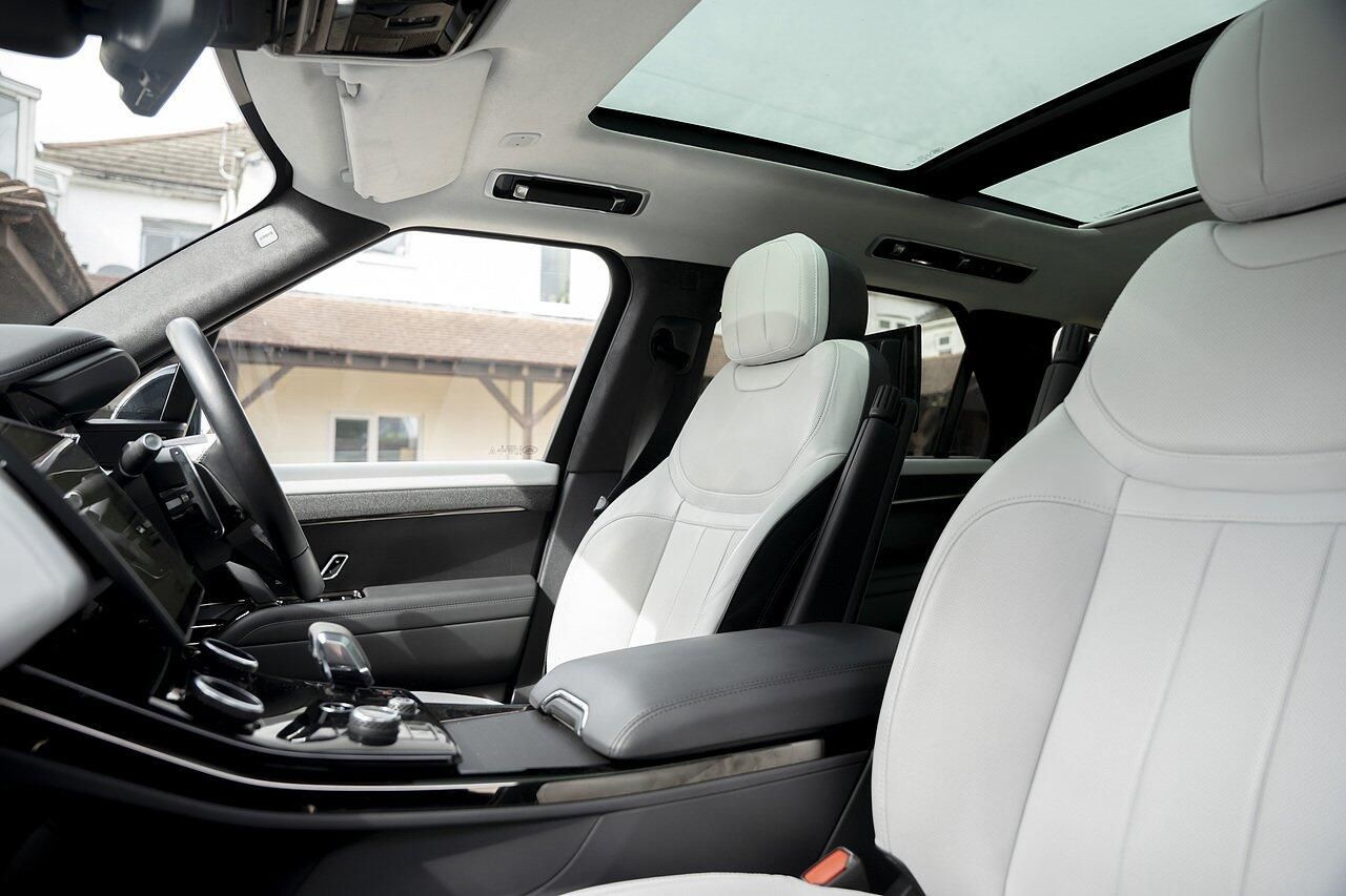 LAND ROVER RANGE ROVER SPORT ESTATE 3.0 P400 Autobiography 5dr Auto for sale UK - Slide 9