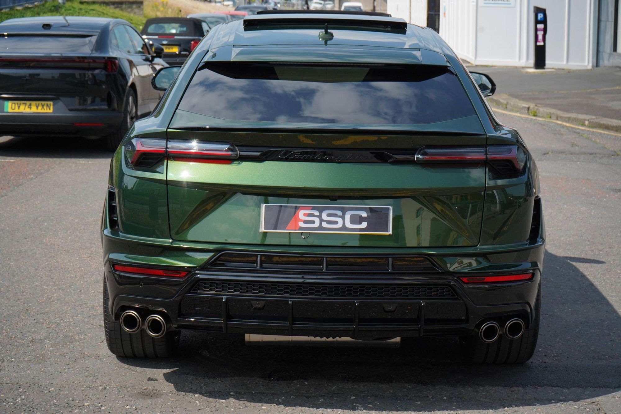 LAMBORGHINI URUS ESTATE 4.0T FSI V8 S 5dr Auto for sale UK - Slide 10