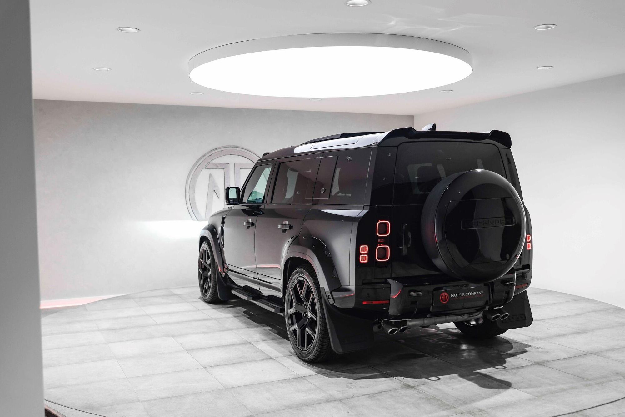 LAND ROVER DEFENDER ESTATE 5.0 P525 V8 110 5dr Auto for sale UK - Slide 10
