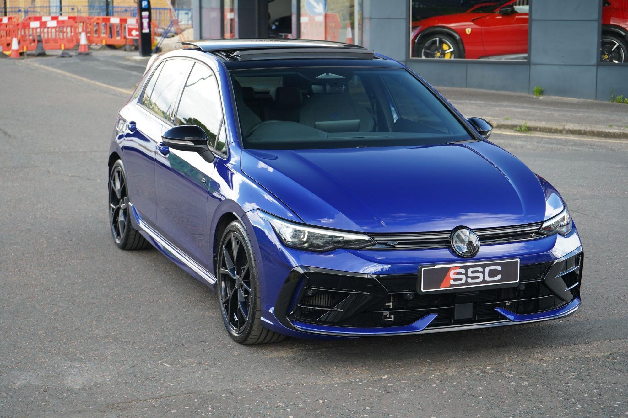 VOLKSWAGEN GOLF HATCHBACK 2.0 TSI 333 R Black Edition 4Motion 5dr DSG for sale UK - Slide 5