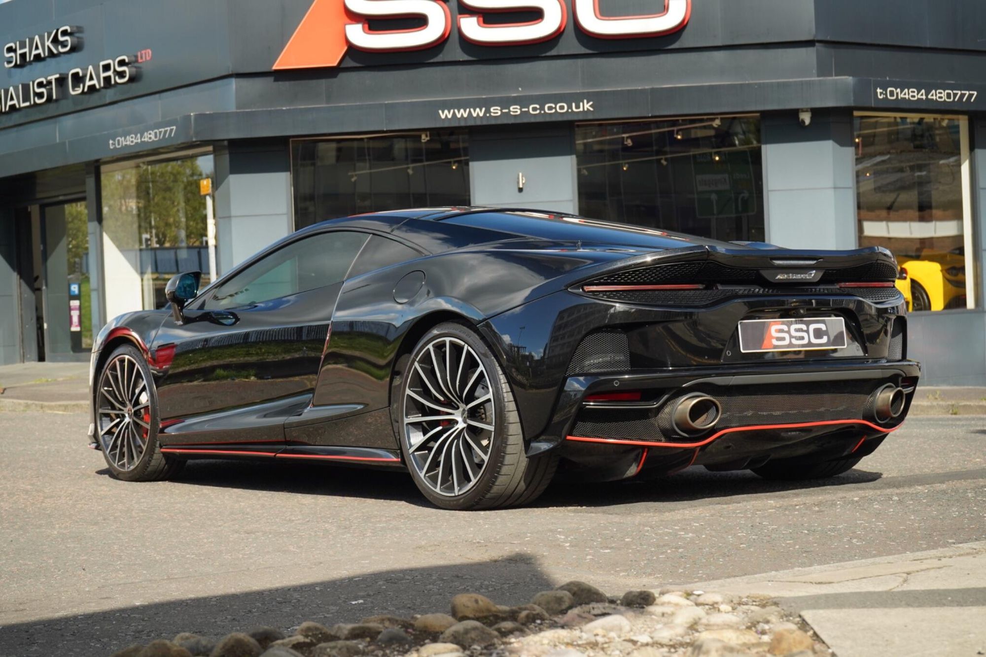 MCLAREN GT COUPE V8 2dr SSG Auto for sale UK - Slide 2