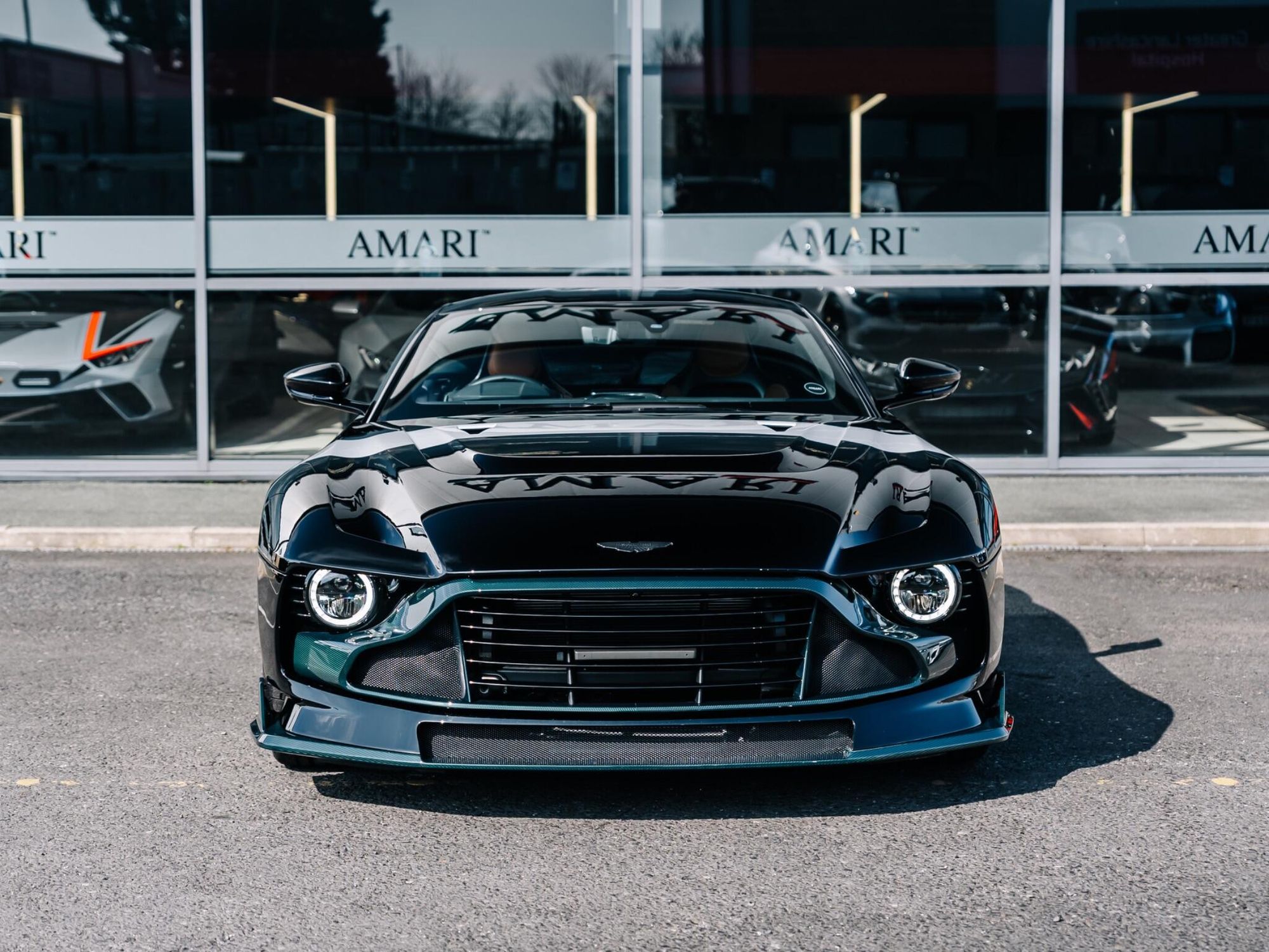 ASTON MARTIN VANQUISH COUPE V12 2dr Auto for sale UK - Slide 4