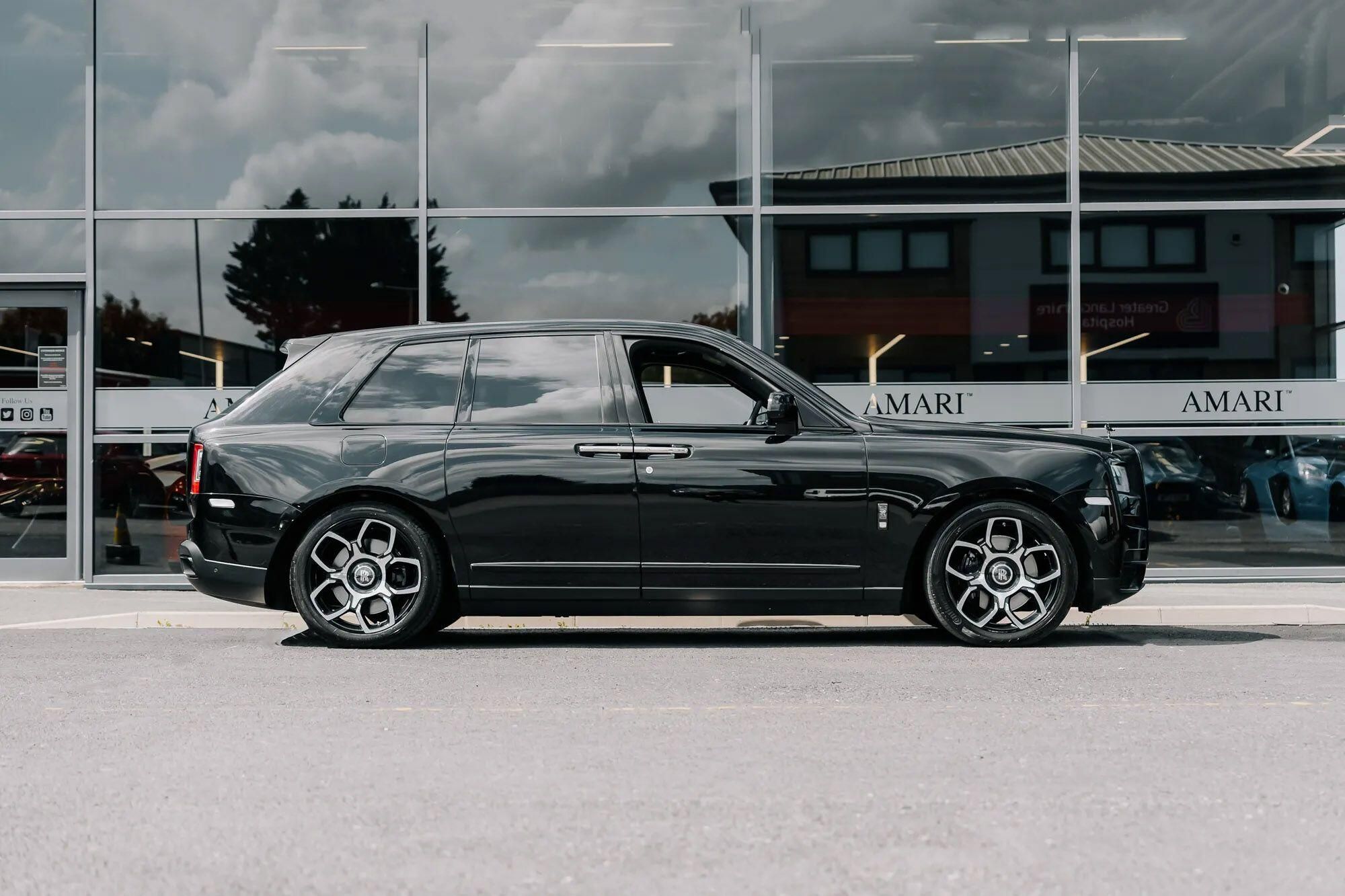 ROLLS-ROYCE CULLINAN ESTATE Black Badge 5dr Auto for sale UK - Slide 2