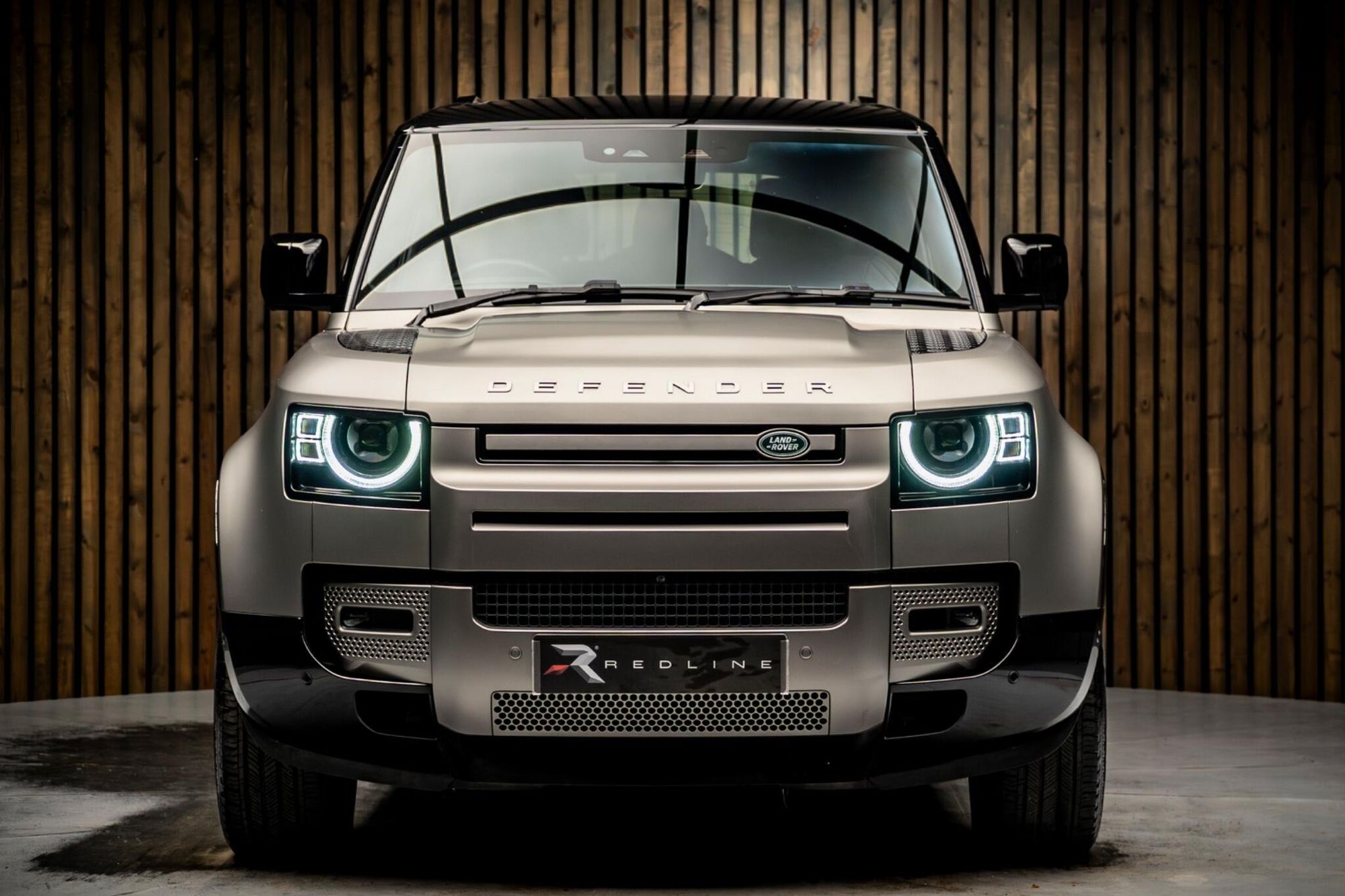 LAND ROVER DEFENDER DIESEL ESTATE 3.0 D350 X-Dynamic HSE 90 3dr Auto for sale UK - Slide 5