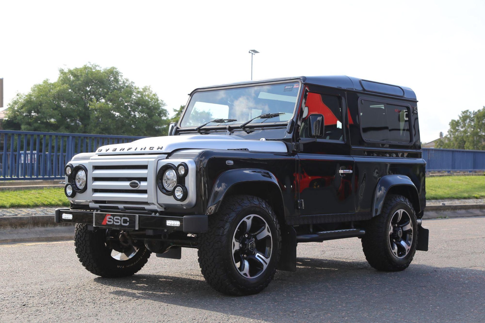 LAND ROVER DEFENDER 90 SWB DIESEL XS Station Wagon TDCi [2.2] for sale UK - Slide 8