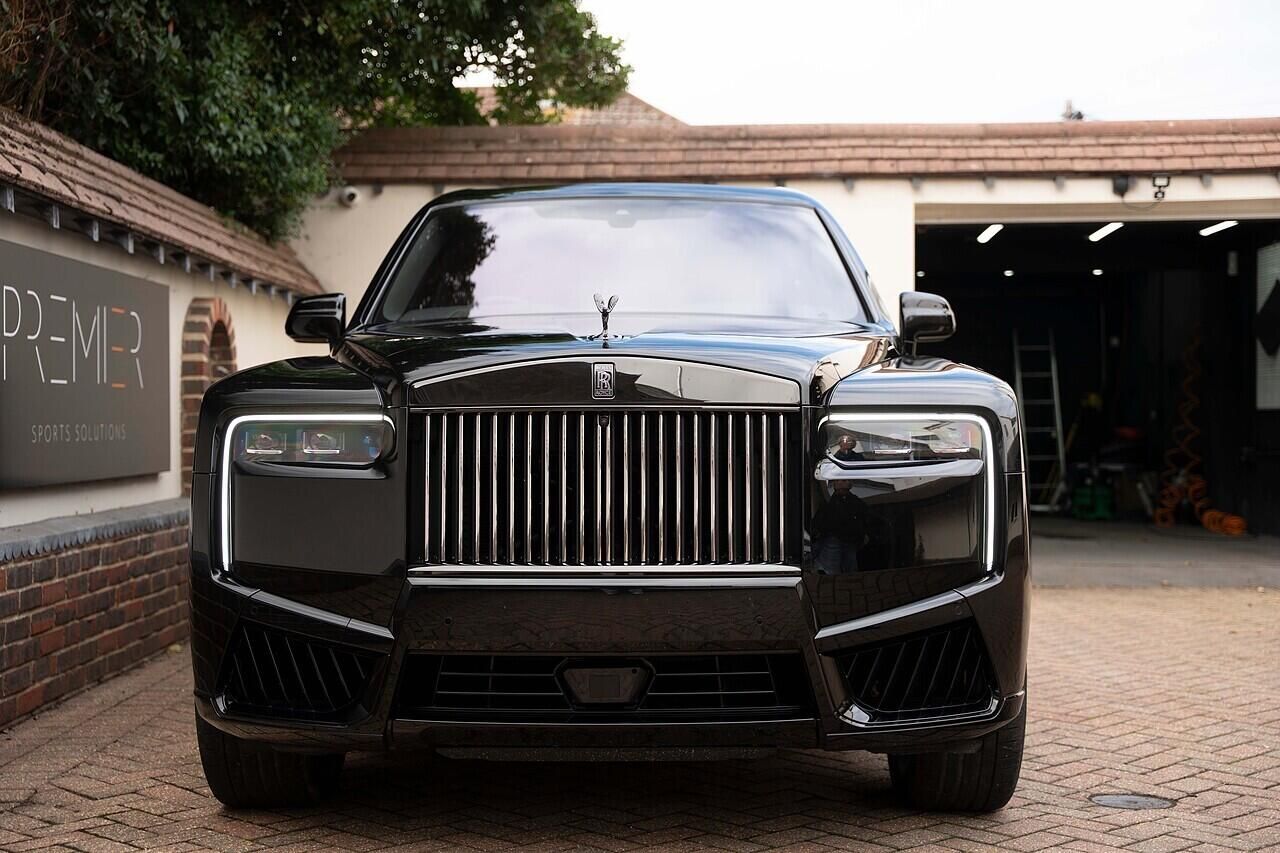 ROLLS-ROYCE CULLINAN ESTATE II Black Badge 5dr Auto for sale UK - Slide 2