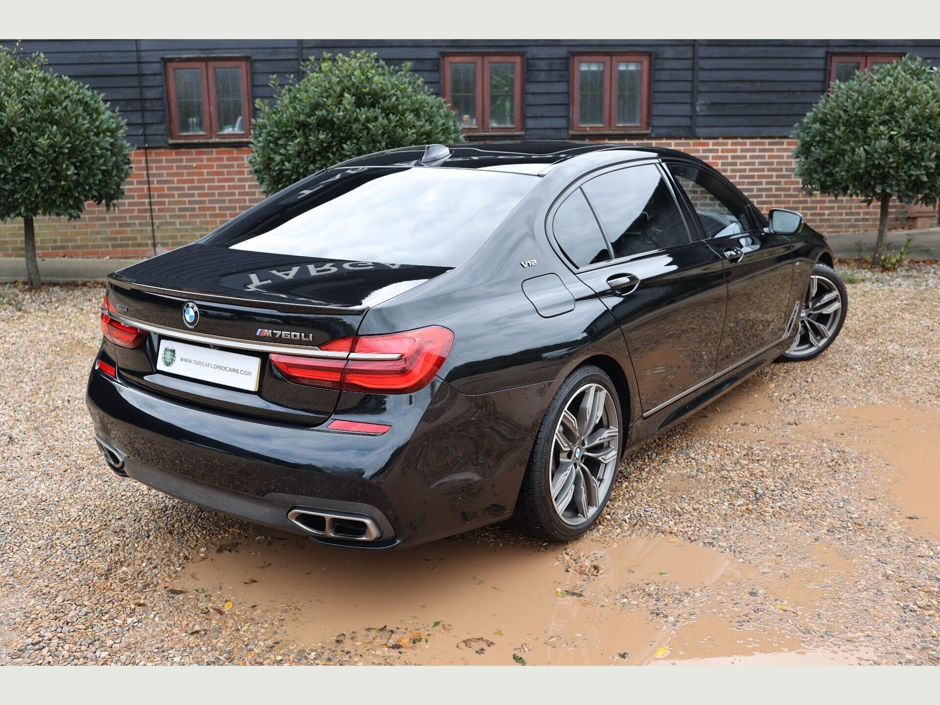 BMW 7 SERIES SALOON M760Li xDrive V12 4dr Auto for sale UK - Slide 9
