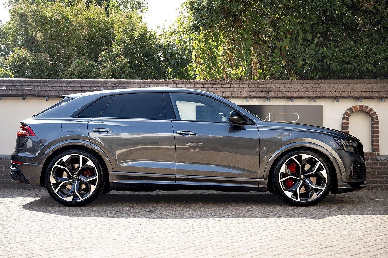 AUDI Q8 ESTATE SQ8 TFSI Quattro Vorsprung 5dr Tiptronic for sale UK - Slide 3