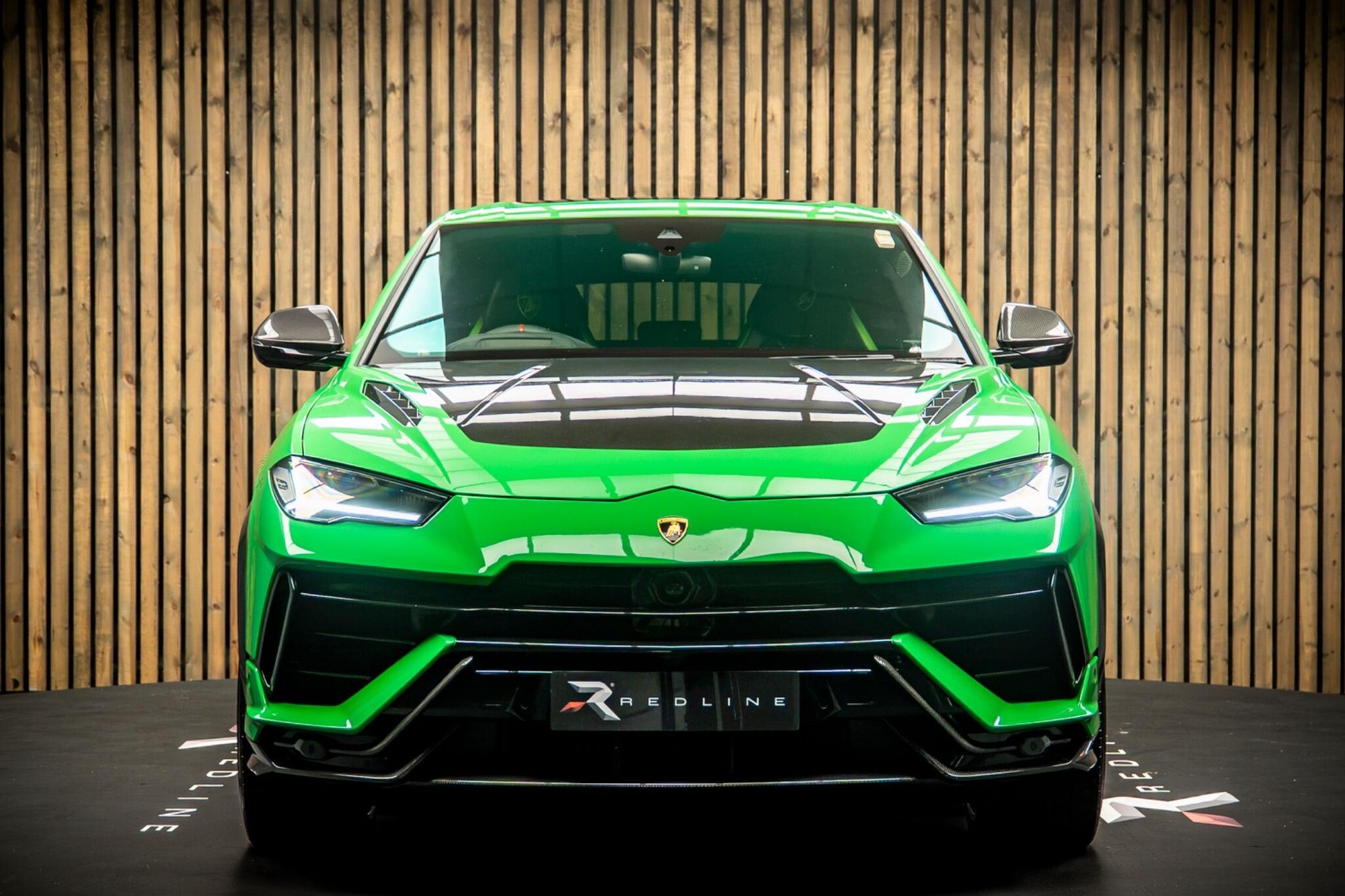 LAMBORGHINI URUS ESTATE 4.0T FSI V8 Performante 5dr Auto for sale UK - Slide 5