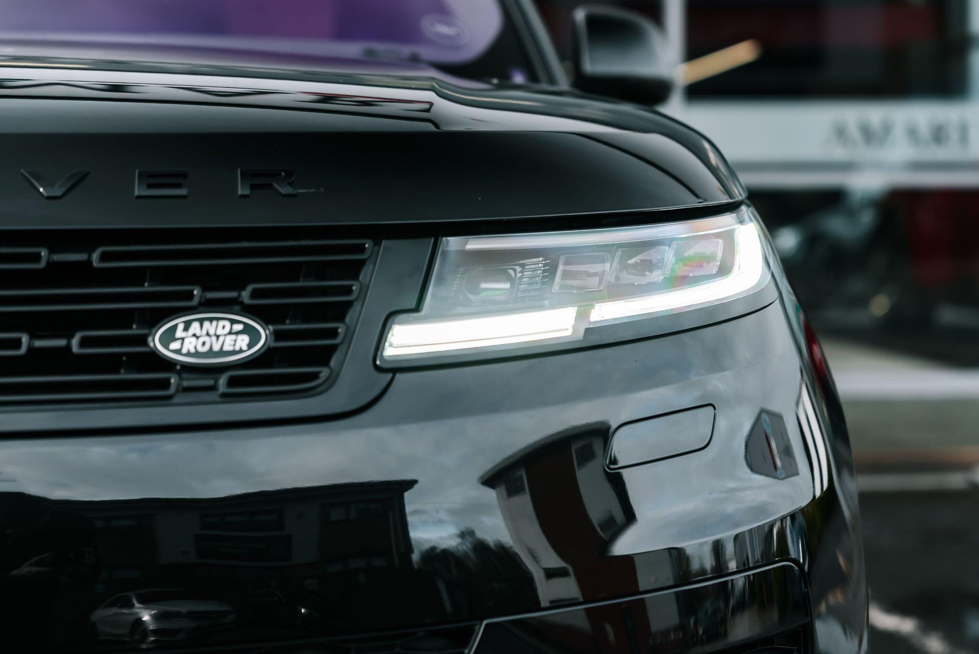 LAND ROVER RANGE ROVER SPORT DIESEL ESTATE 3.0 D350 Autobiography 5dr Auto for sale UK - Slide 6