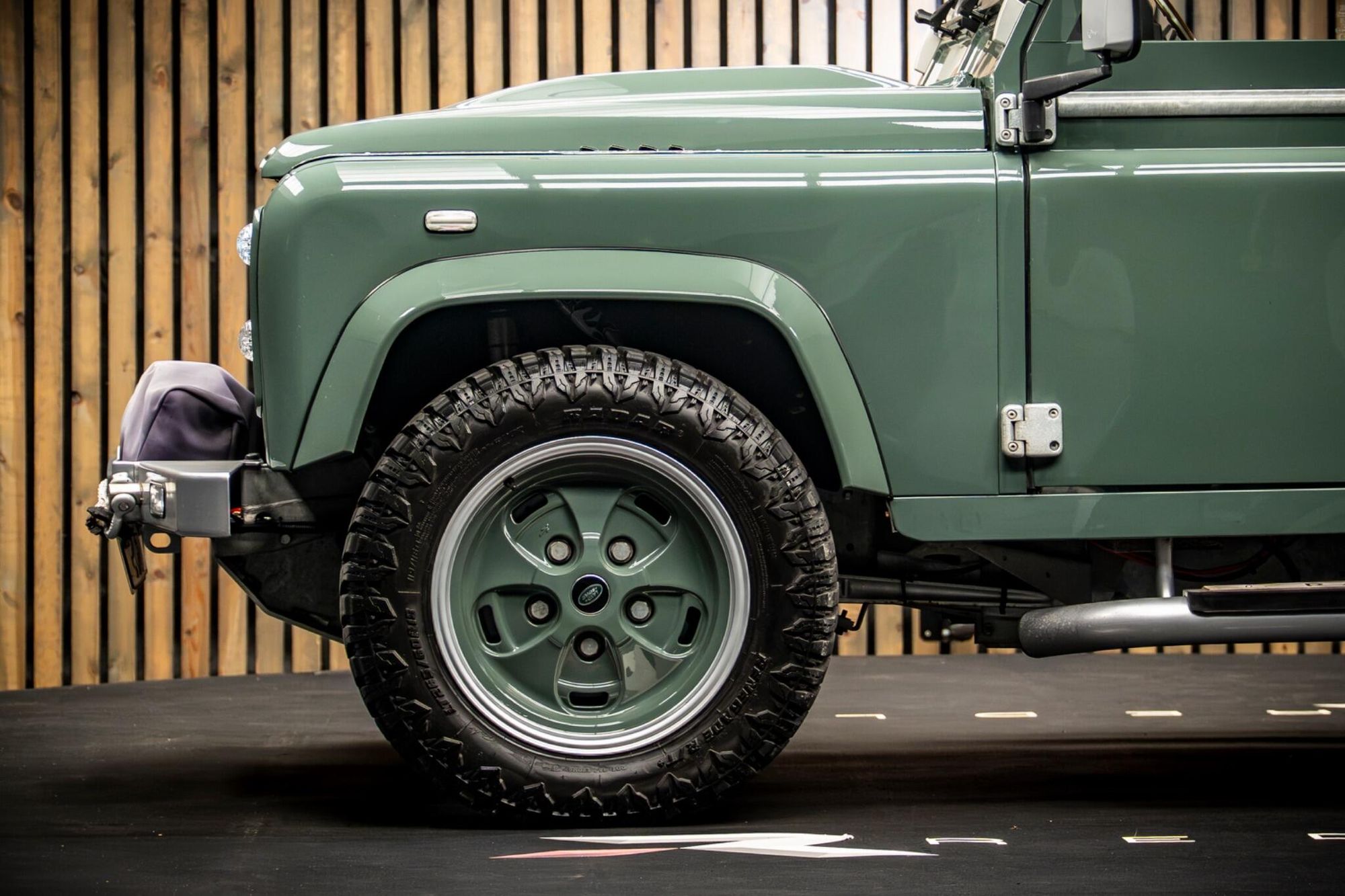 LAND ROVER DEFENDER 90 SWB DIESEL PickUp TDCi for sale UK - Slide 9