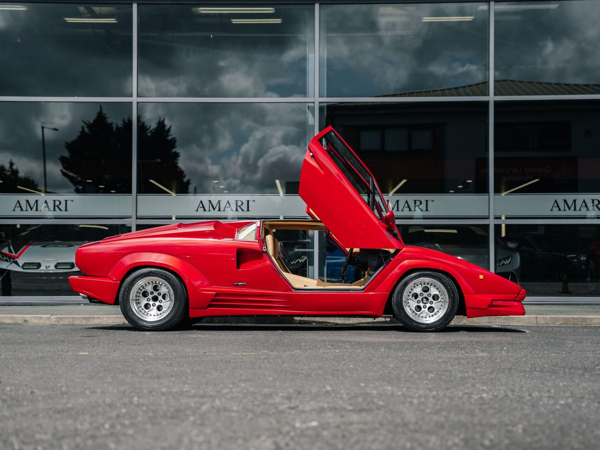 LAMBORGHINI COUNTACH COUPE 5.2 Anniversary 2dr for sale UK - Slide 6