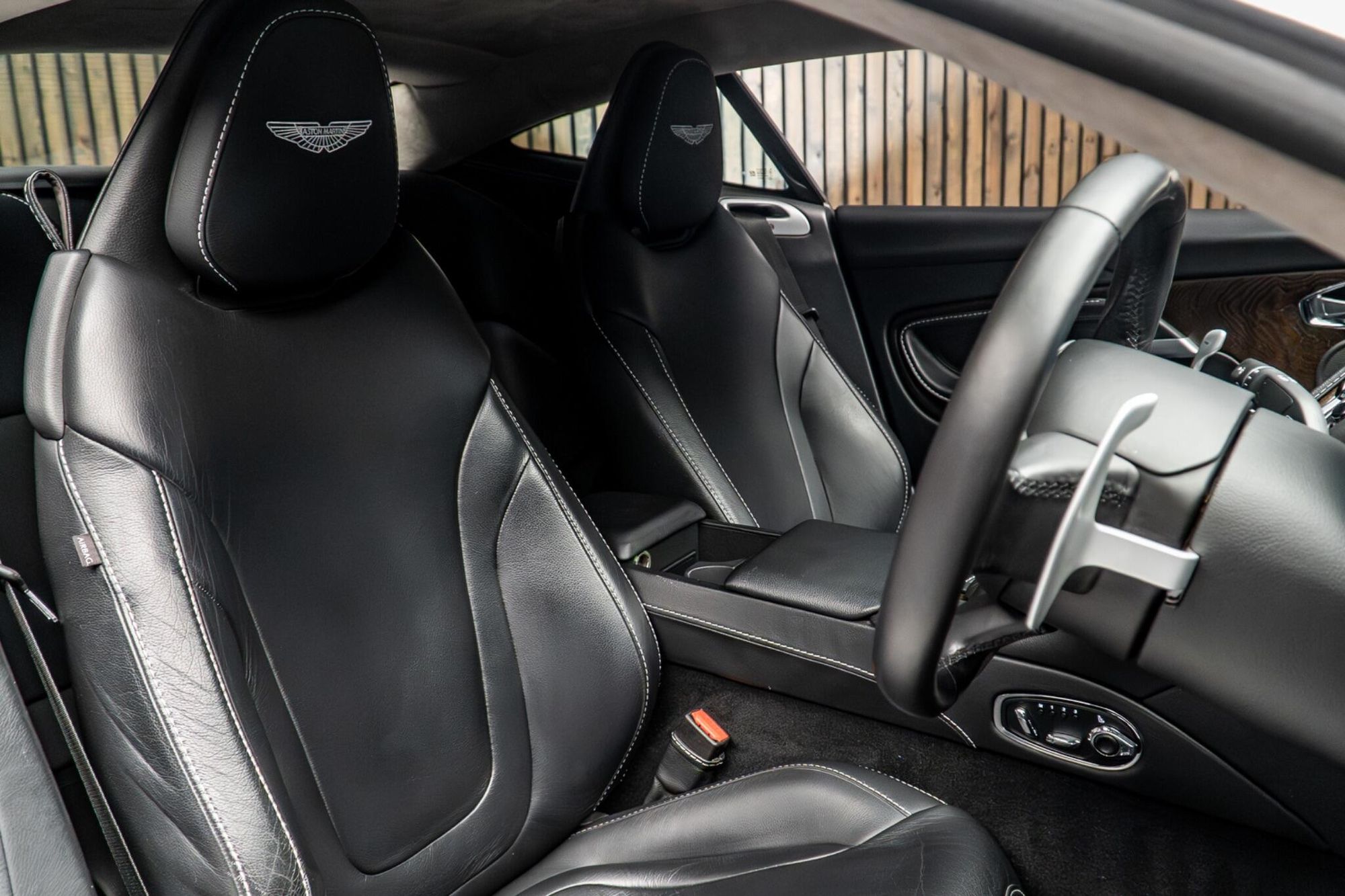 ASTON MARTIN DB11 COUPE V12 2dr Touchtronic Auto for sale UK - Slide 2