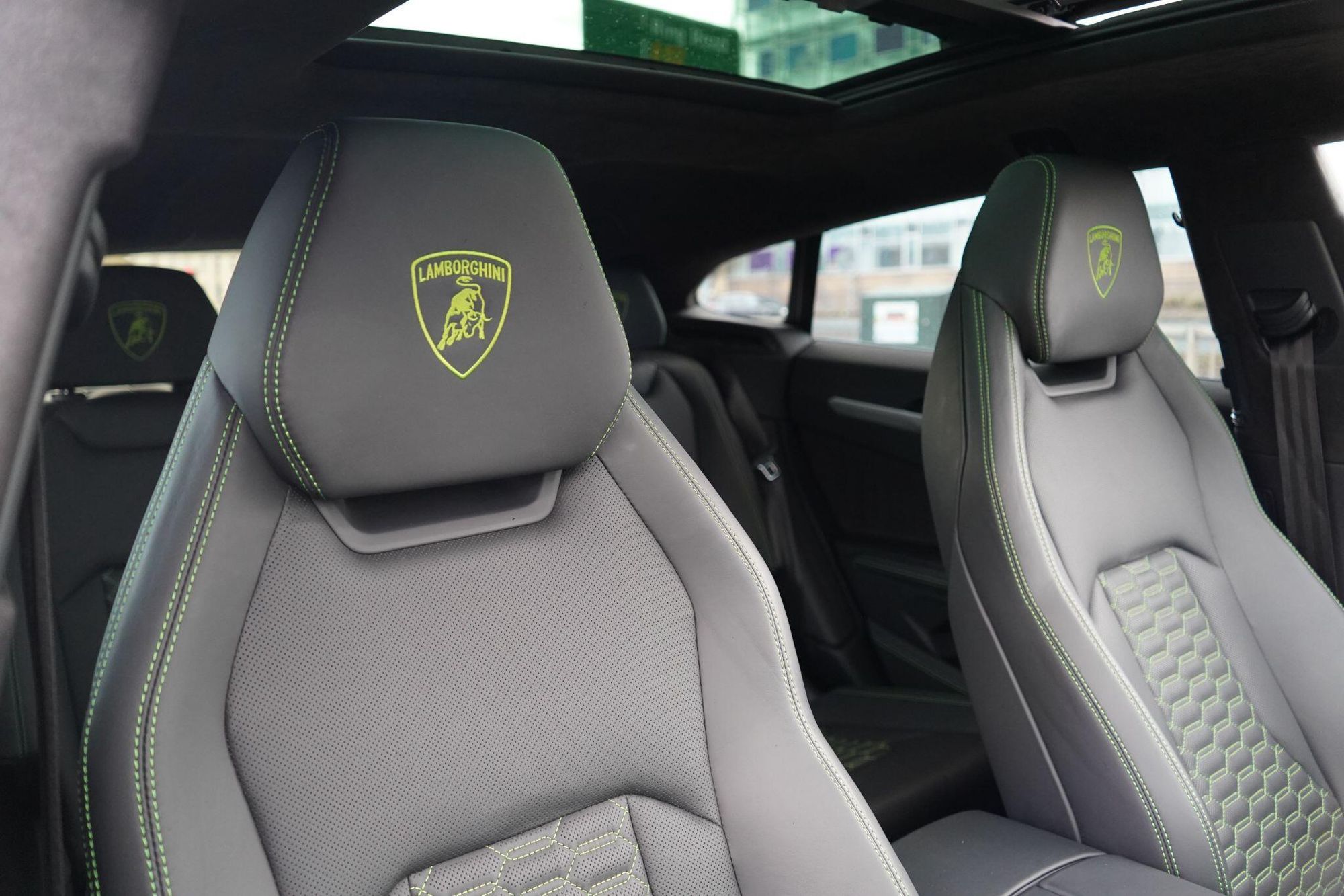 LAMBORGHINI URUS ESTATE 4.0T FSI V8 S 5dr Auto for sale UK - Slide 3