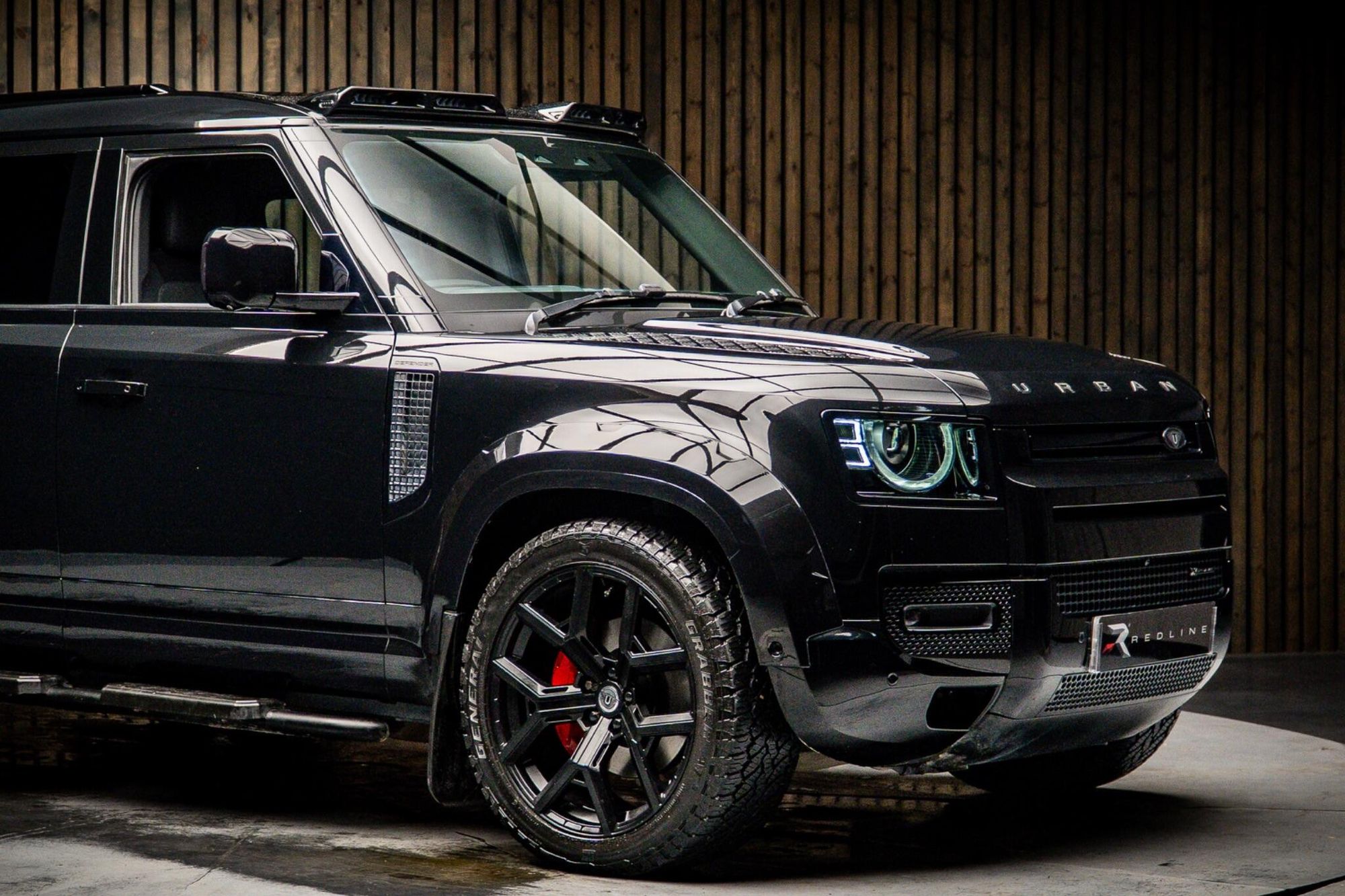 LAND ROVER DEFENDER DIESEL ESTATE 3.0 D300 X-Dynamic HSE 110 5dr Auto for sale UK - Slide 10