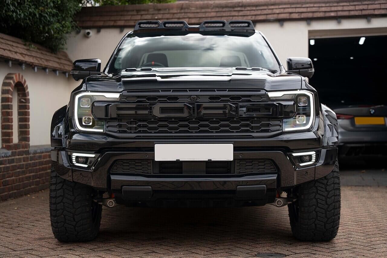 FORD RANGER PETROL Pick Up Double Cab Raptor 3.0 EcoBoost V6 292 Auto for sale UK - Slide 2