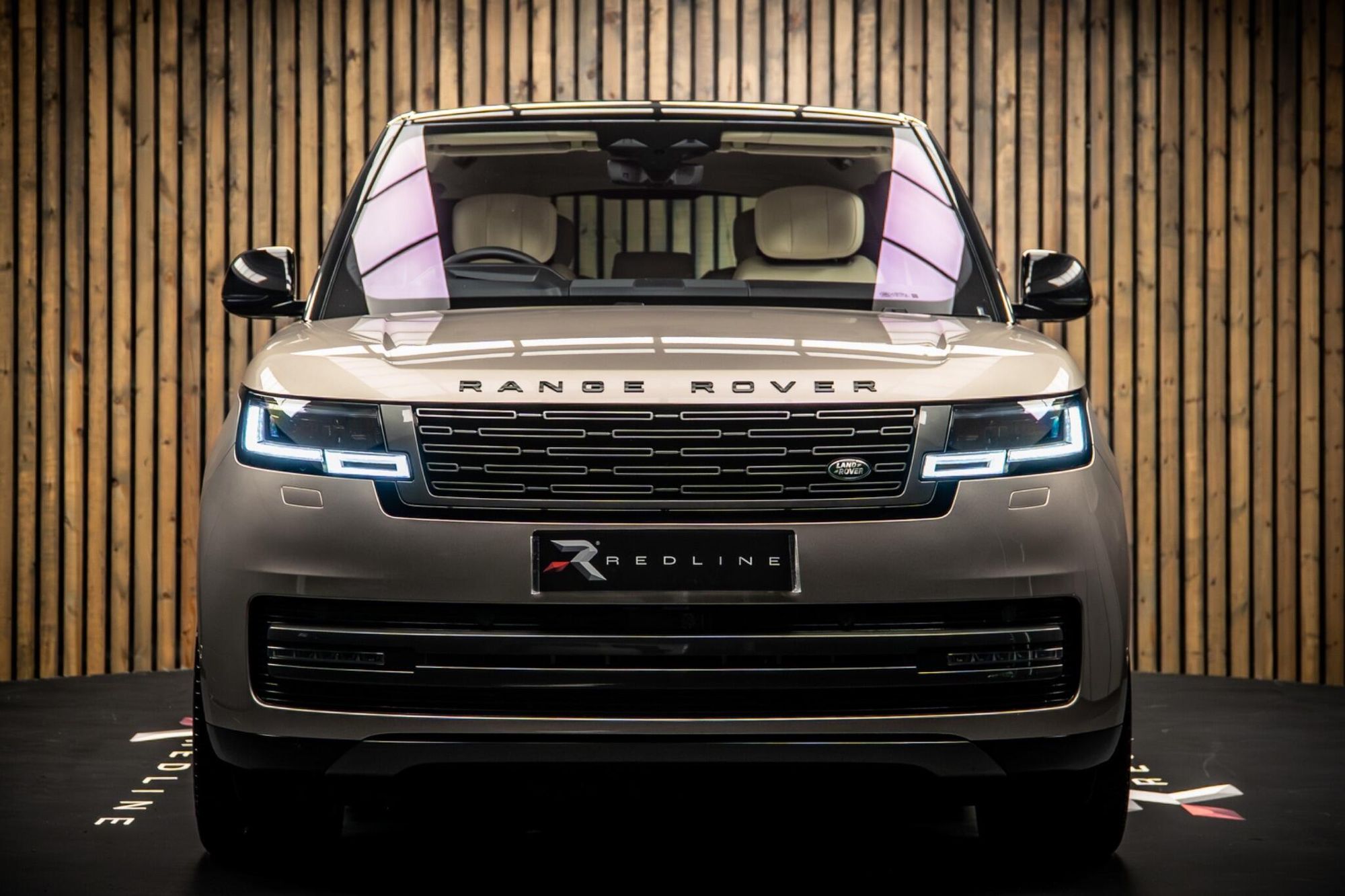 LAND ROVER RANGE ROVER DIESEL ESTATE 3.0 D350 First Edition 4dr Auto for sale UK - Slide 5