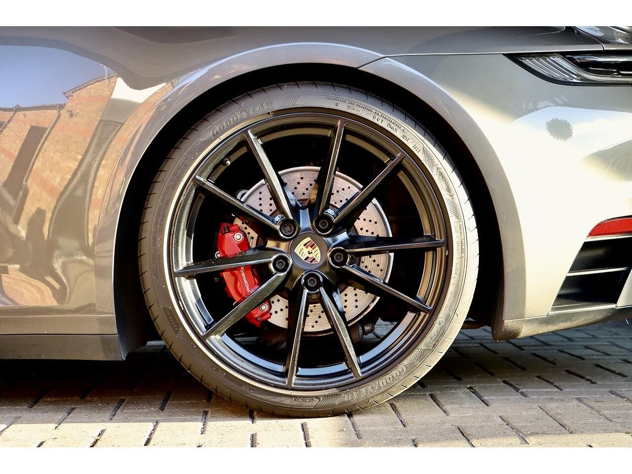 PORSCHE 911 [992] CARRERA COUPE S 2dr PDK for sale UK - Slide 7