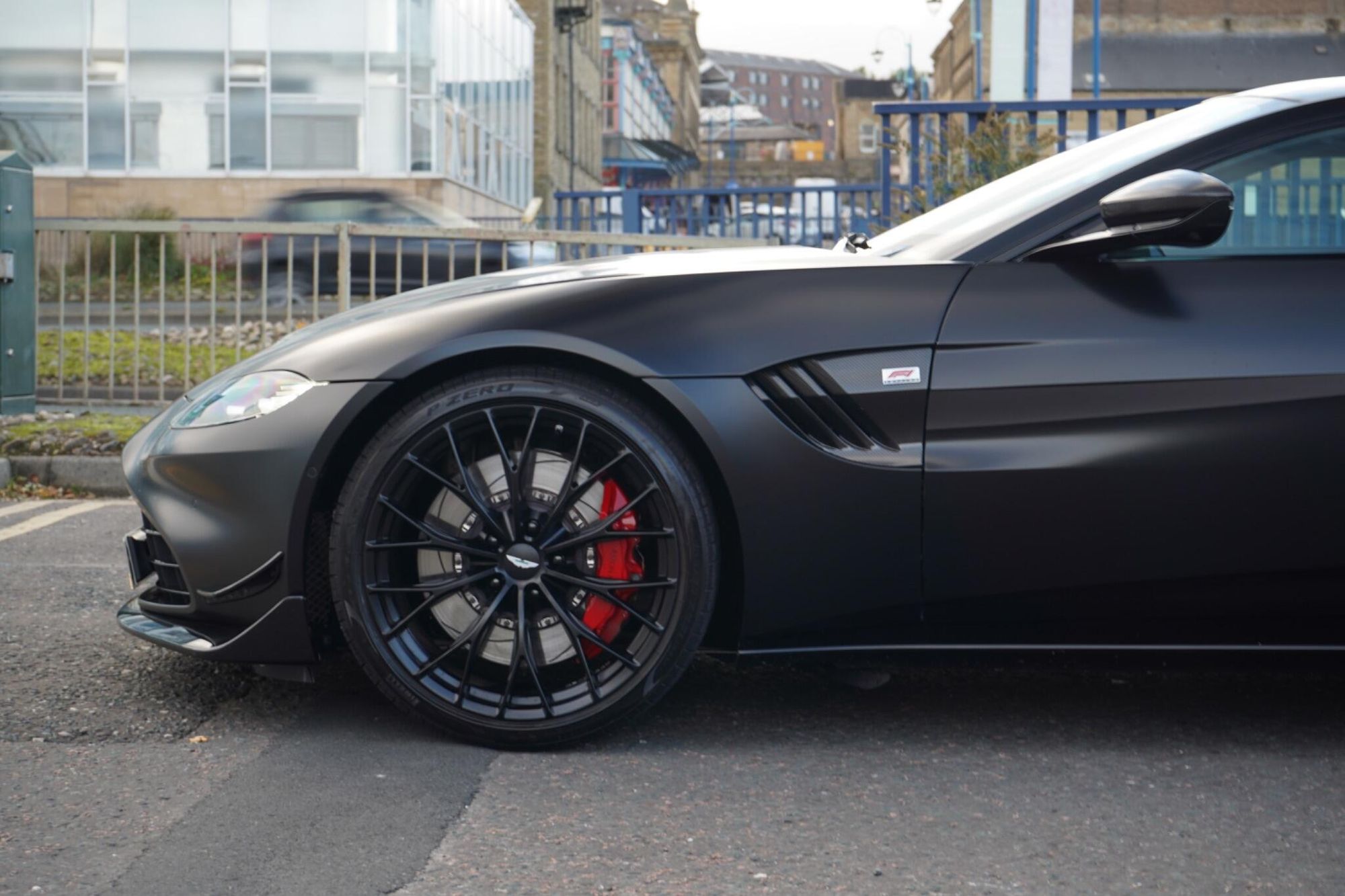 ASTON MARTIN VANTAGE V8 COUPE SPECIAL EDITIONS F1 Edition 2dr ZF 8 Speed Auto for sale UK - Slide 9