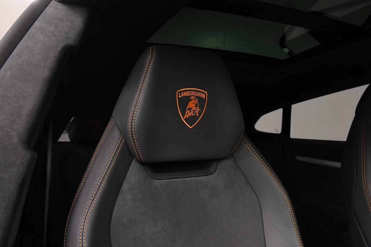 LAMBORGHINI URUS ESTATE 4.0T FSI V8 5dr Auto for sale UK - Slide 9