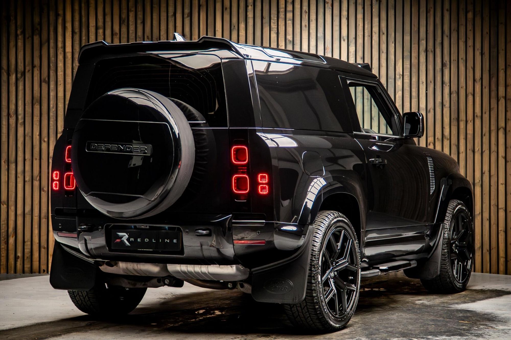 LAND ROVER DEFENDER 90 DIESEL 3.0 D250 Hard Top X-Dynamic HSE Auto for sale UK - Slide 4