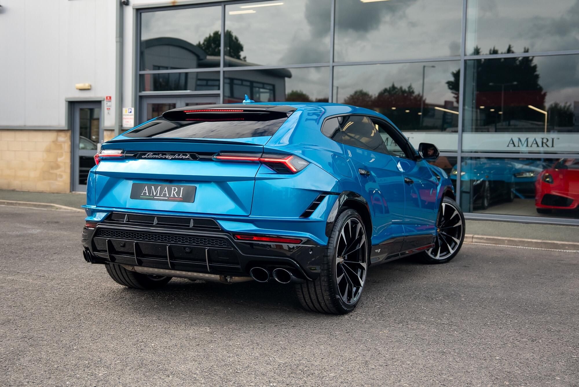 LAMBORGHINI URUS ESTATE 4.0T FSI V8 S 5dr Auto for sale UK - Slide 5