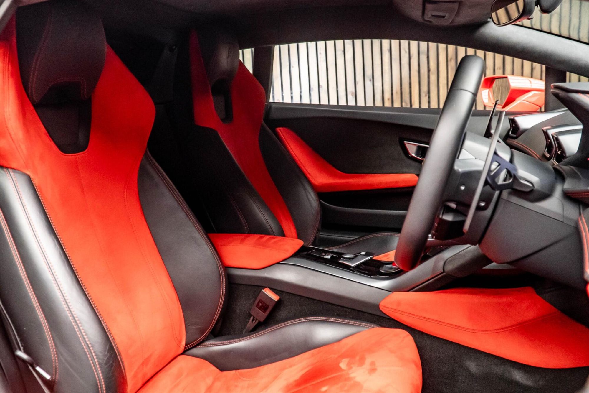 LAMBORGHINI HURACAN COUPE LP 610-4 2dr LDF for sale UK - Slide 2