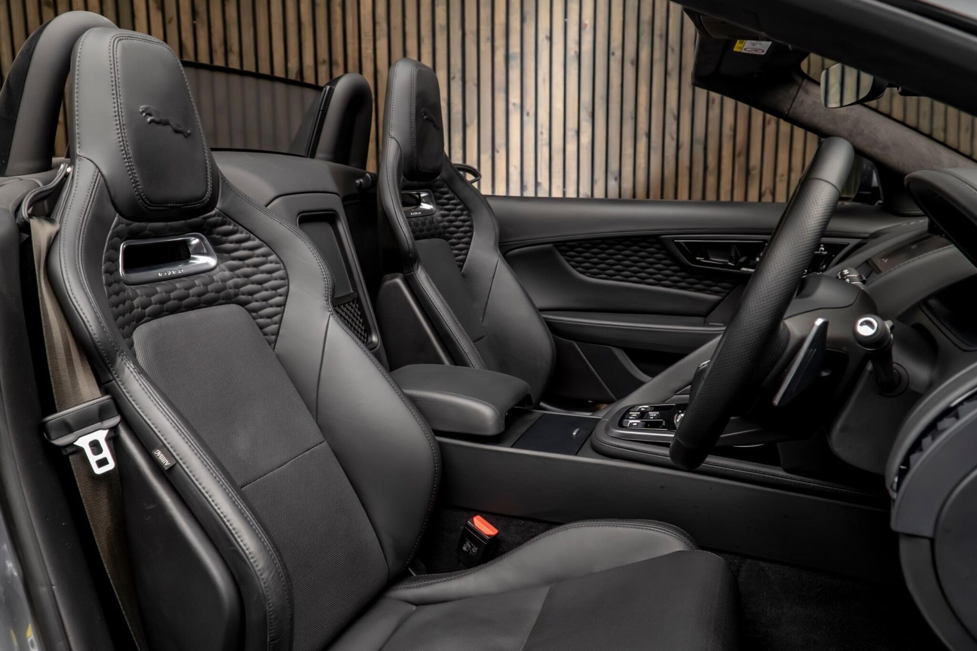 JAGUAR F-TYPE CONVERTIBLE 5.0 P575 Supercharged V8 R 75 2dr Auto AWD for sale UK - Slide 2