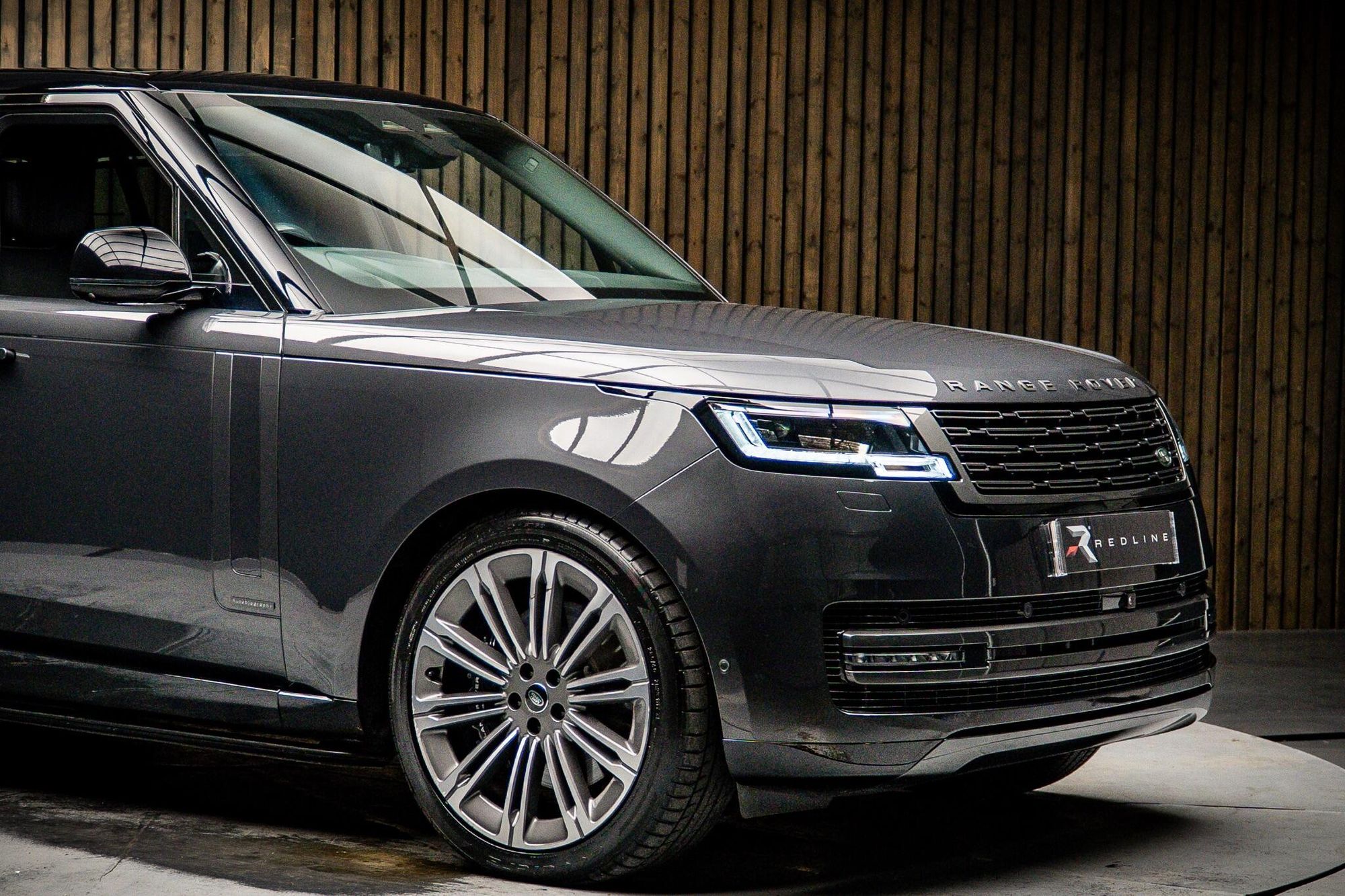 LAND ROVER RANGE ROVER ESTATE 4.4 P530 V8 Autobiography LWB 4dr Auto [7 Seat] for sale UK - Slide 10