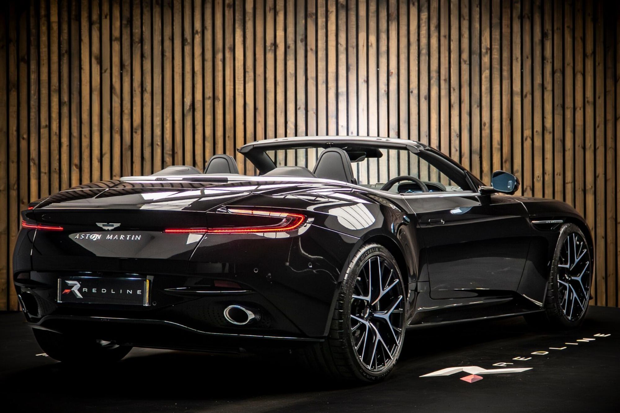 ASTON MARTIN DB12 CONVERTIBLE V8 Volante 2dr Auto for sale UK - Slide 4