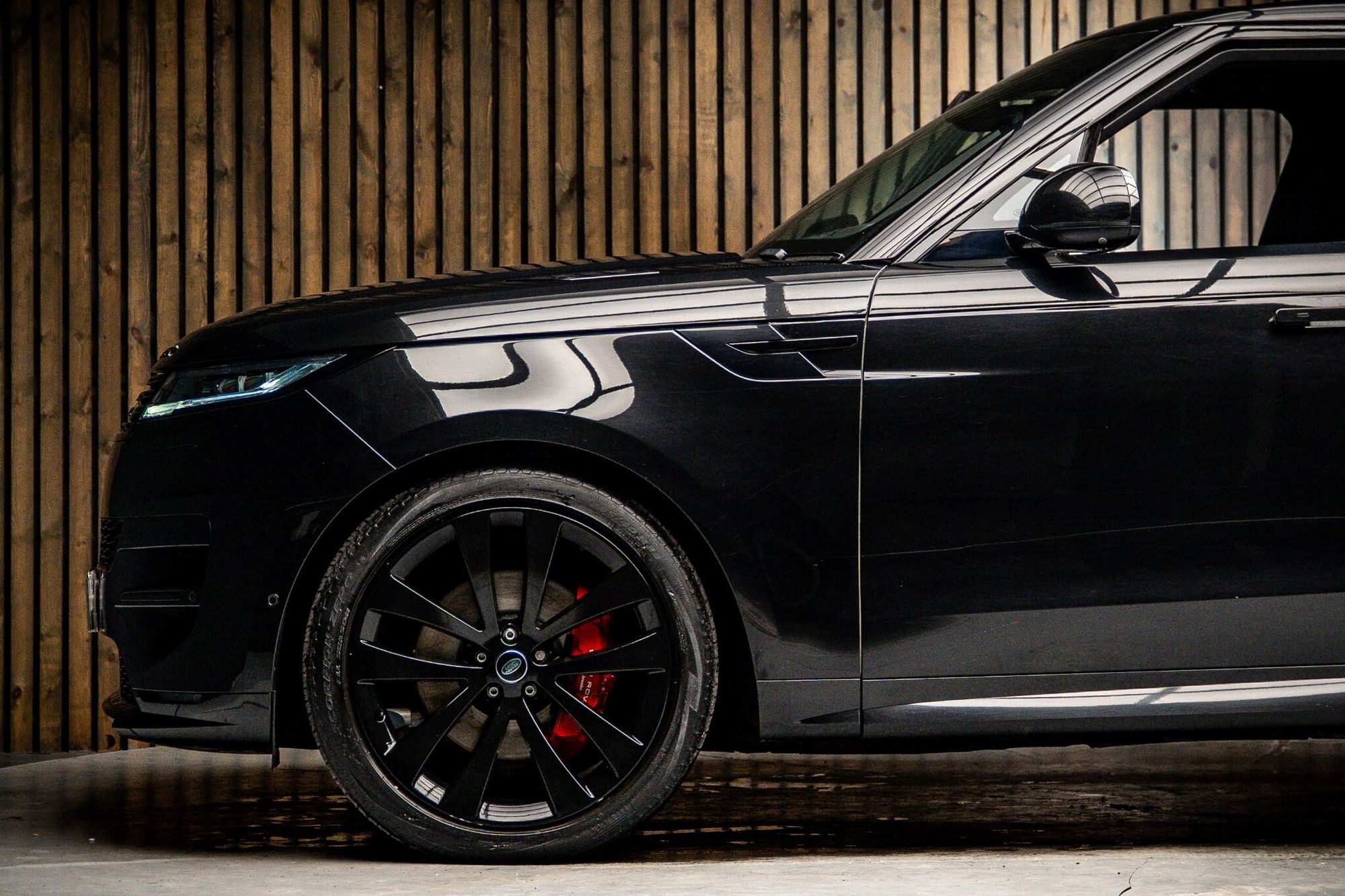 LAND ROVER RANGE ROVER SPORT DIESEL ESTATE 3.0 D350 First Edition 5dr Auto for sale UK - Slide 9