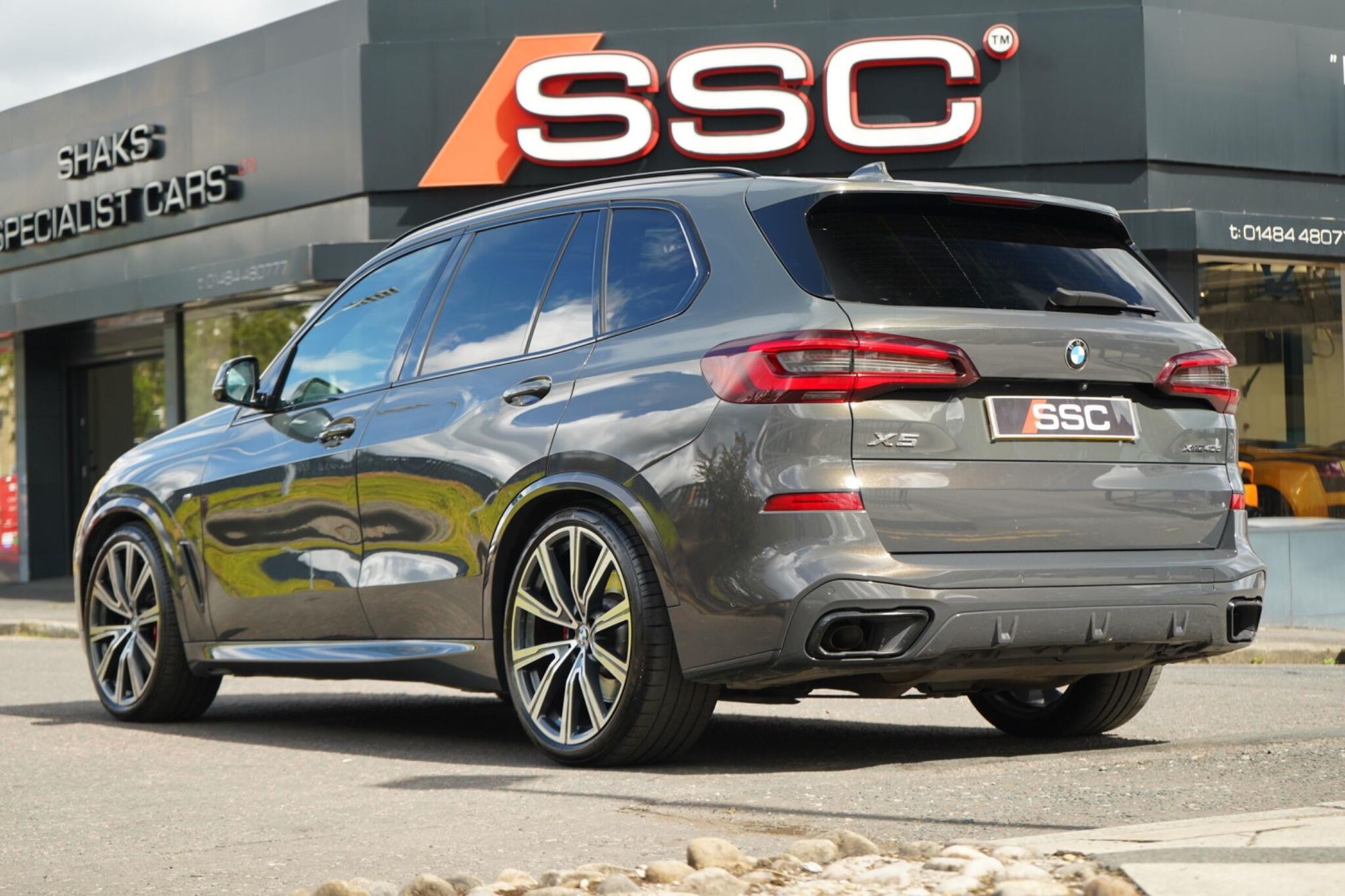 BMW X5 DIESEL ESTATE xDrive40d MHT M Sport 5dr Auto for sale UK - Slide 2