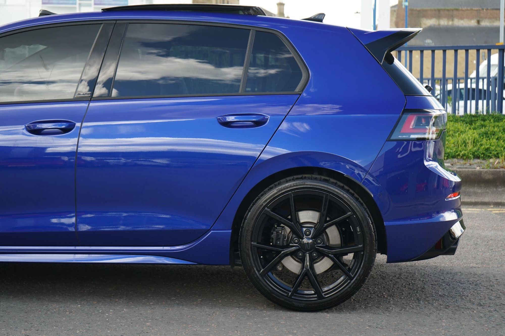 VOLKSWAGEN GOLF HATCHBACK 2.0 TSI 333 R Black Edition 4Motion 5dr DSG for sale UK - Slide 8