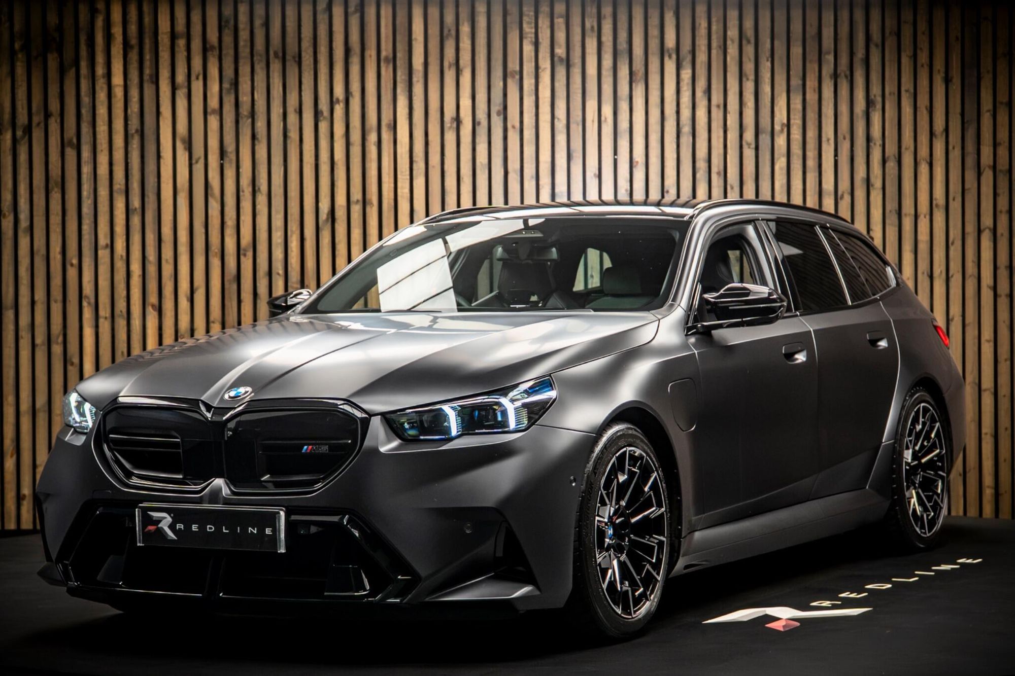 BMW M5  4.4 22.1kWh Touring Steptronic xDrive Euro 6 (s/s) 5dr for sale UK - Slide 8