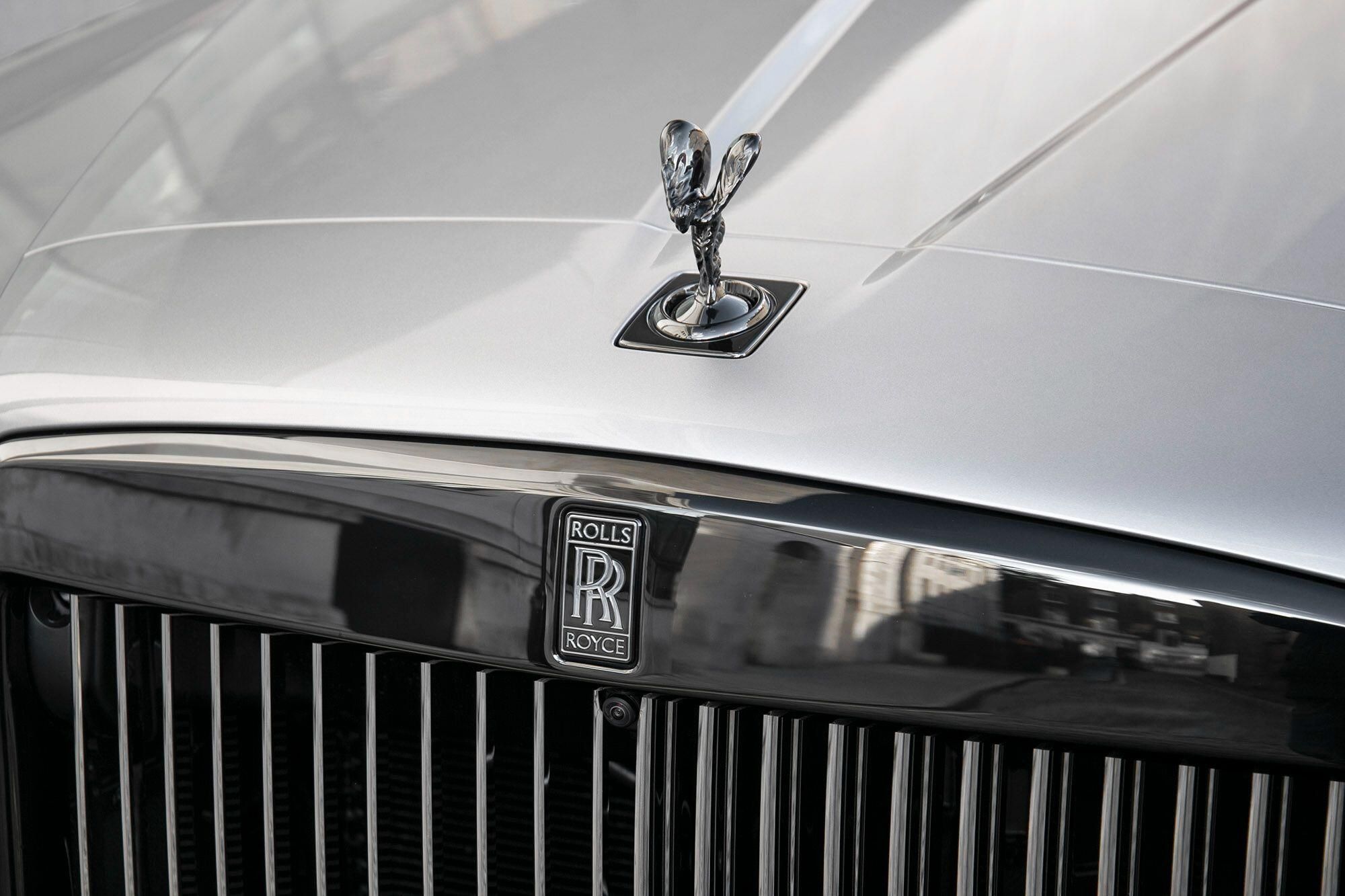 ROLLS-ROYCE CULLINAN ESTATE Black Badge 5dr Auto for sale UK - Slide 6