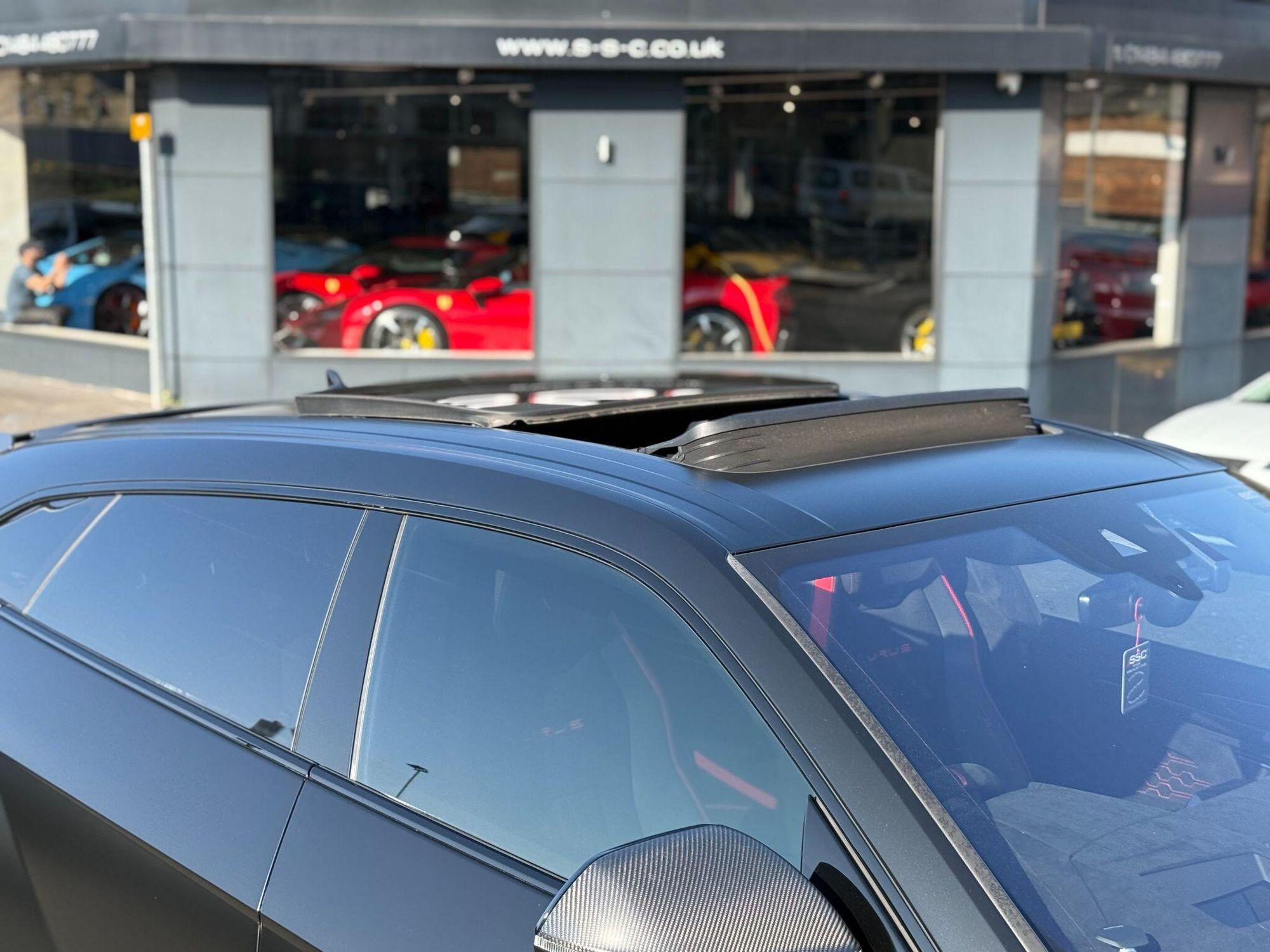 LAMBORGHINI URUS ESTATE 4.0T FSI V8 Performante 5dr Auto for sale UK - Slide 6
