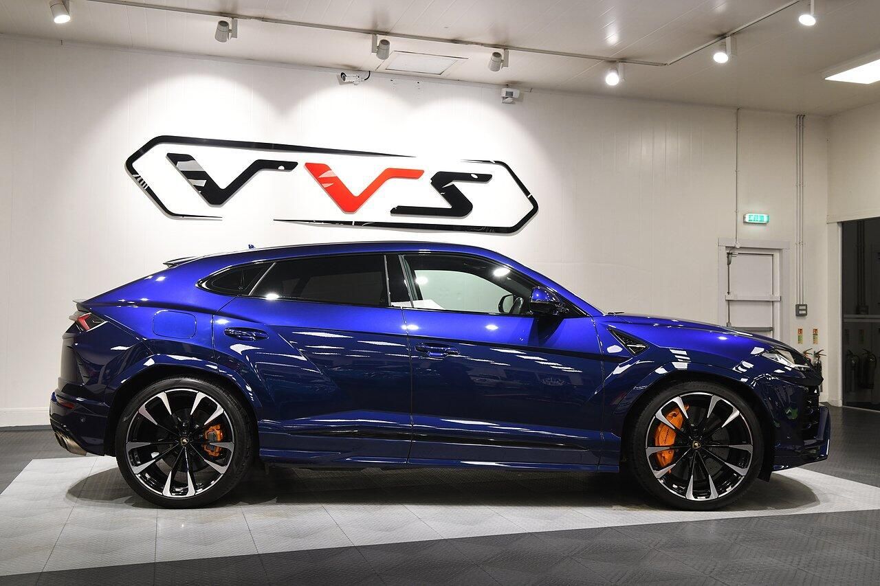 LAMBORGHINI URUS ESTATE 4.0T FSI V8 5dr Auto for sale UK - Slide 2