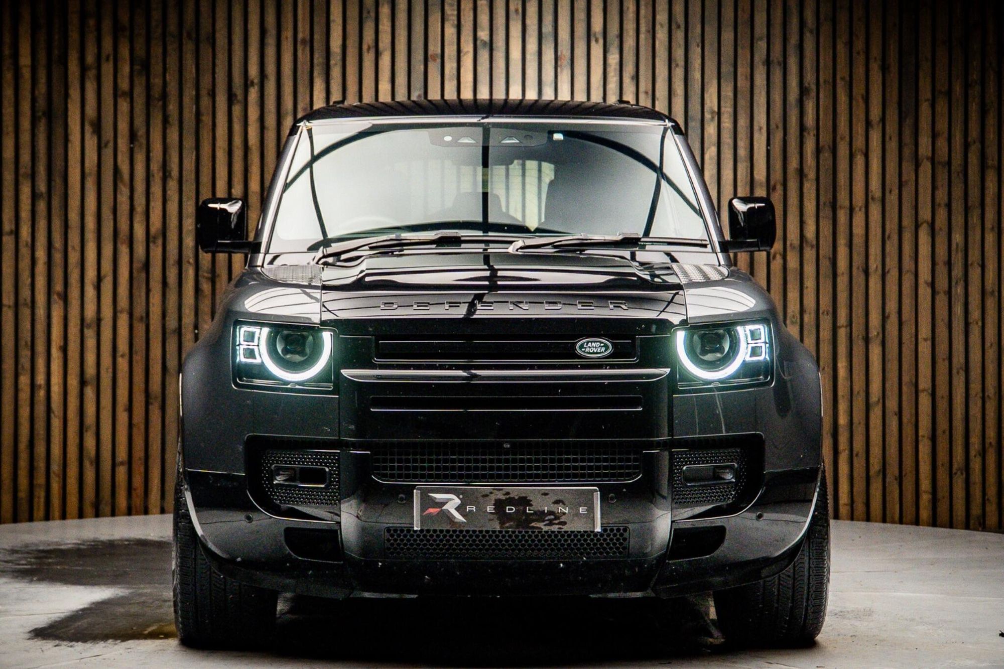 LAND ROVER DEFENDER ESTATE 2.0 P400e X 110 5dr Auto for sale UK - Slide 5