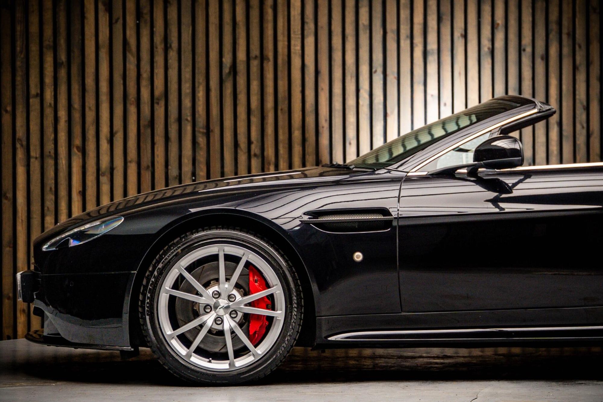 ASTON MARTIN VANTAGE V8 ROADSTER S 2dr Sportshift for sale UK - Slide 9