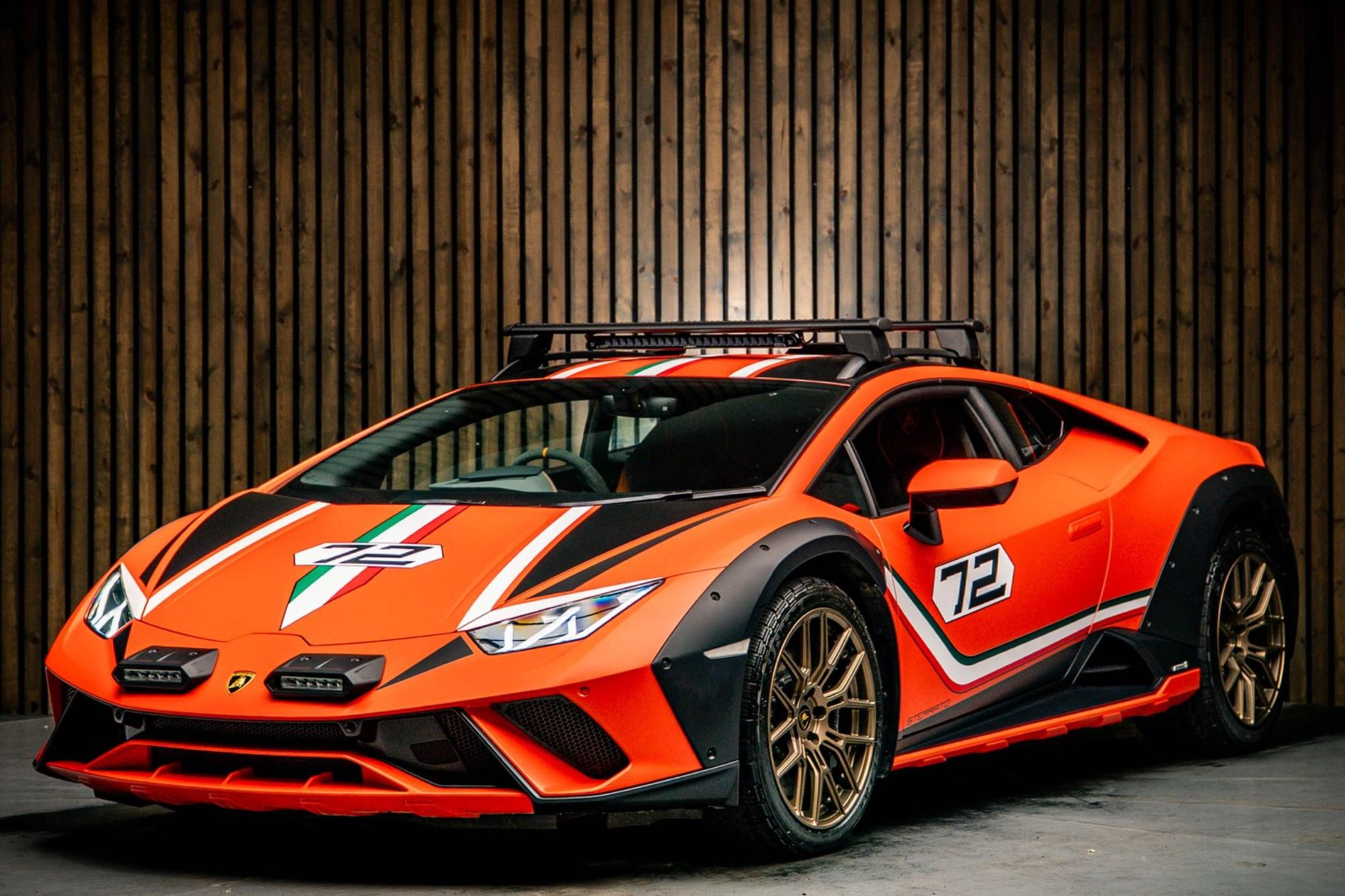 LAMBORGHINI HURACAN EVO COUPE 5.2 V10 610 Sterrato 2dr Auto AWD for sale UK - Slide 8