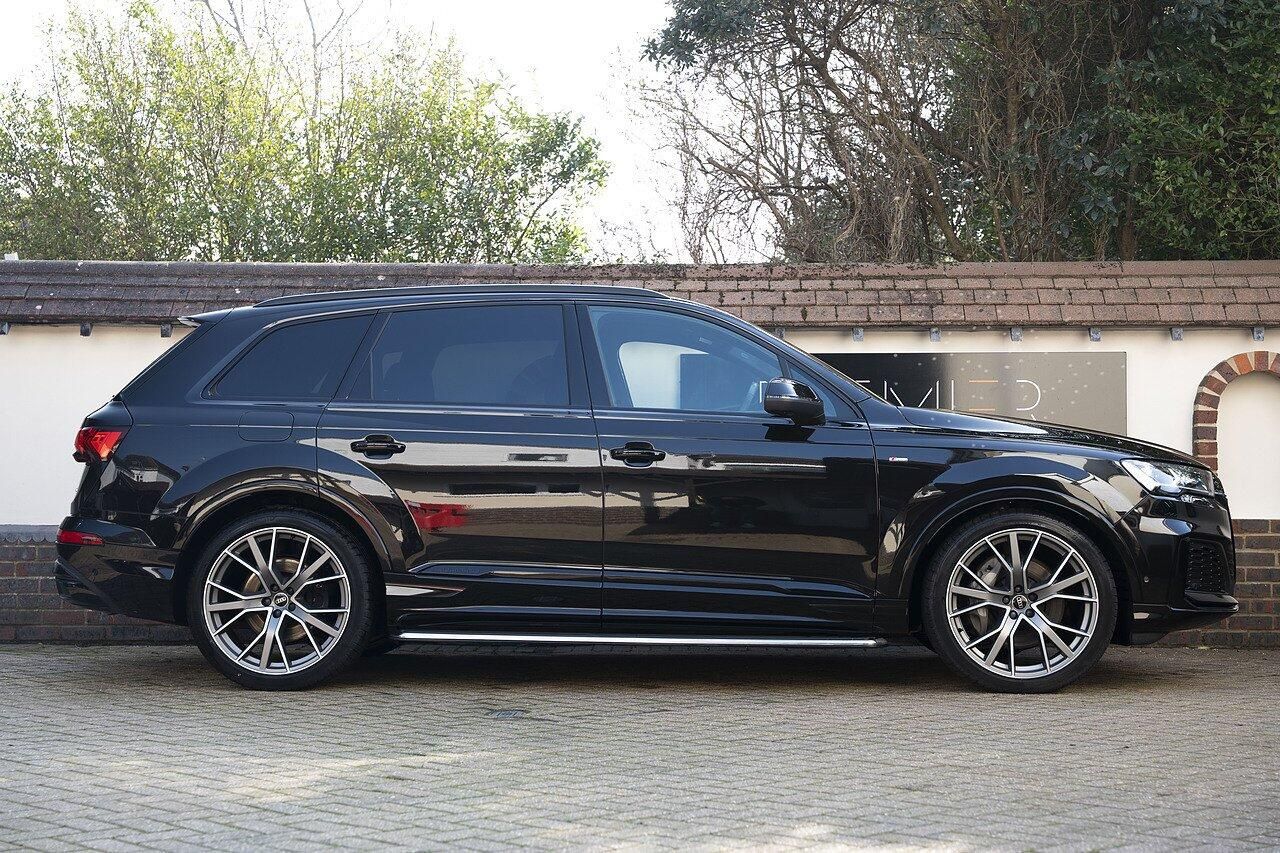 AUDI Q7 ESTATE 55 TFSI Quattro Vorsprung 5dr Tiptronic for sale UK - Slide 3