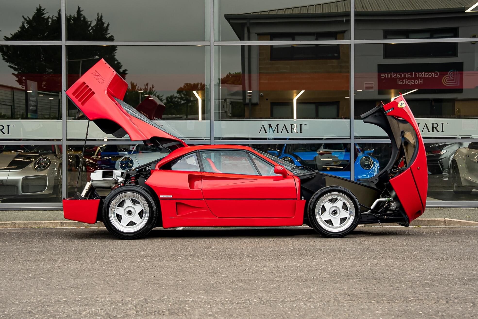 FERRARI F40 COUPE 2dr for sale UK - Slide 3