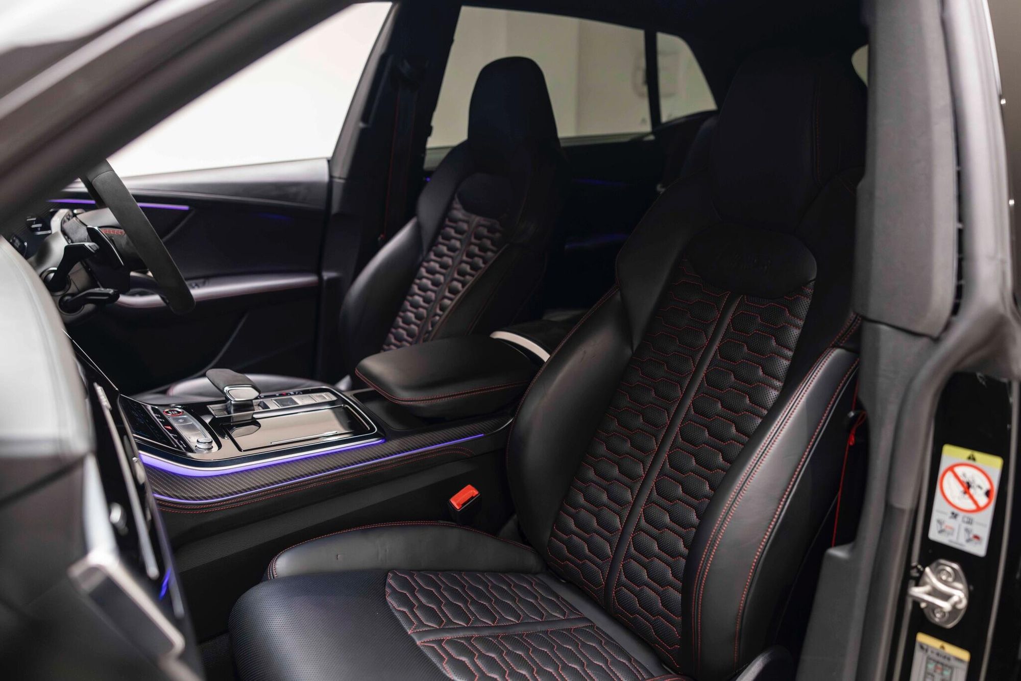 AUDI RS Q8 ESTATE RS Q8 TFSI Quattro Carbon Black 5dr Tiptronic for sale UK - Slide 3