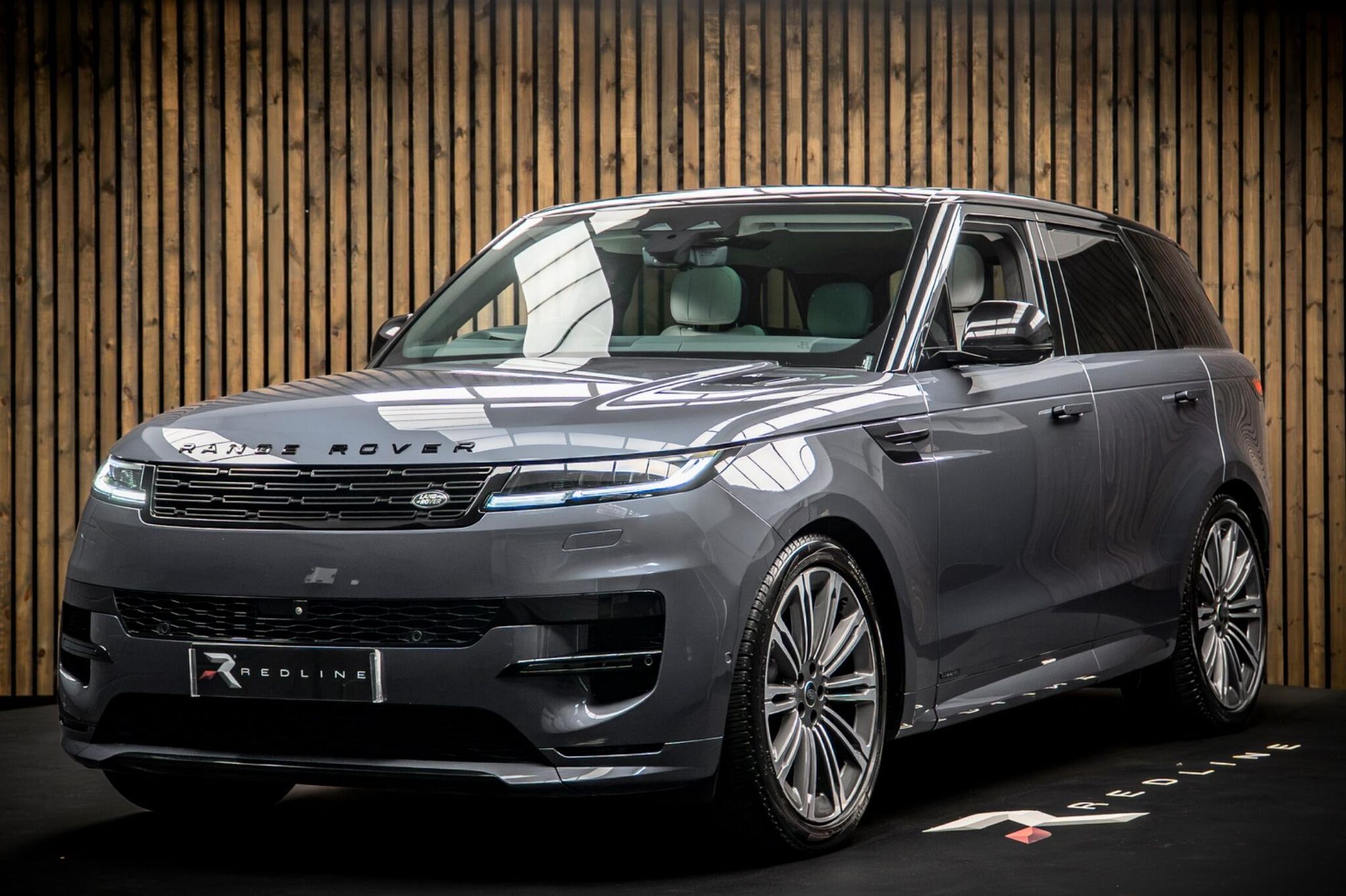 LAND ROVER RANGE ROVER SPORT ESTATE 3.0 P400 Autobiography 5dr Auto for sale UK - Slide 8