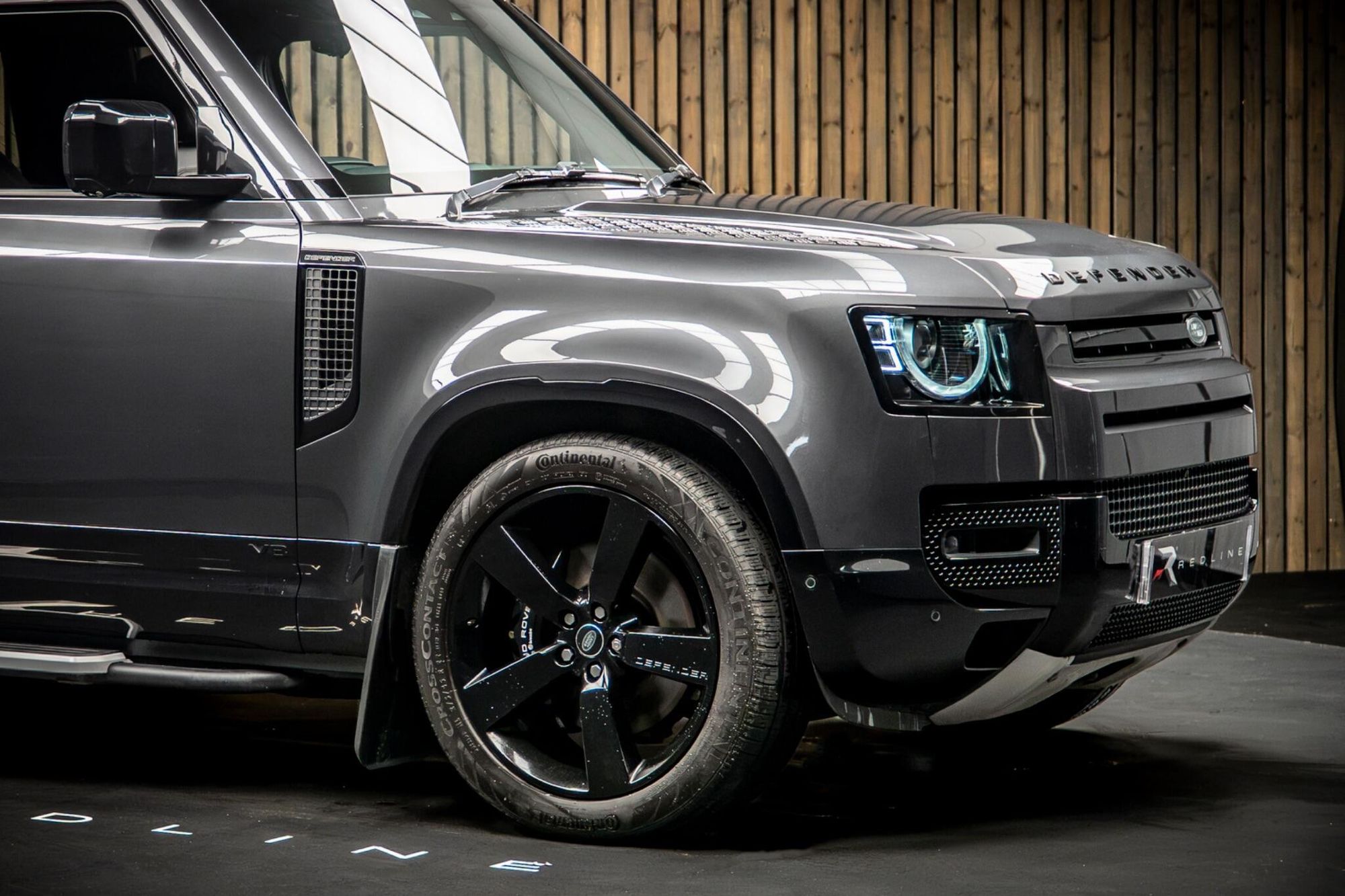 LAND ROVER DEFENDER ESTATE 5.0 P525 V8 90 3dr Auto for sale UK - Slide 10