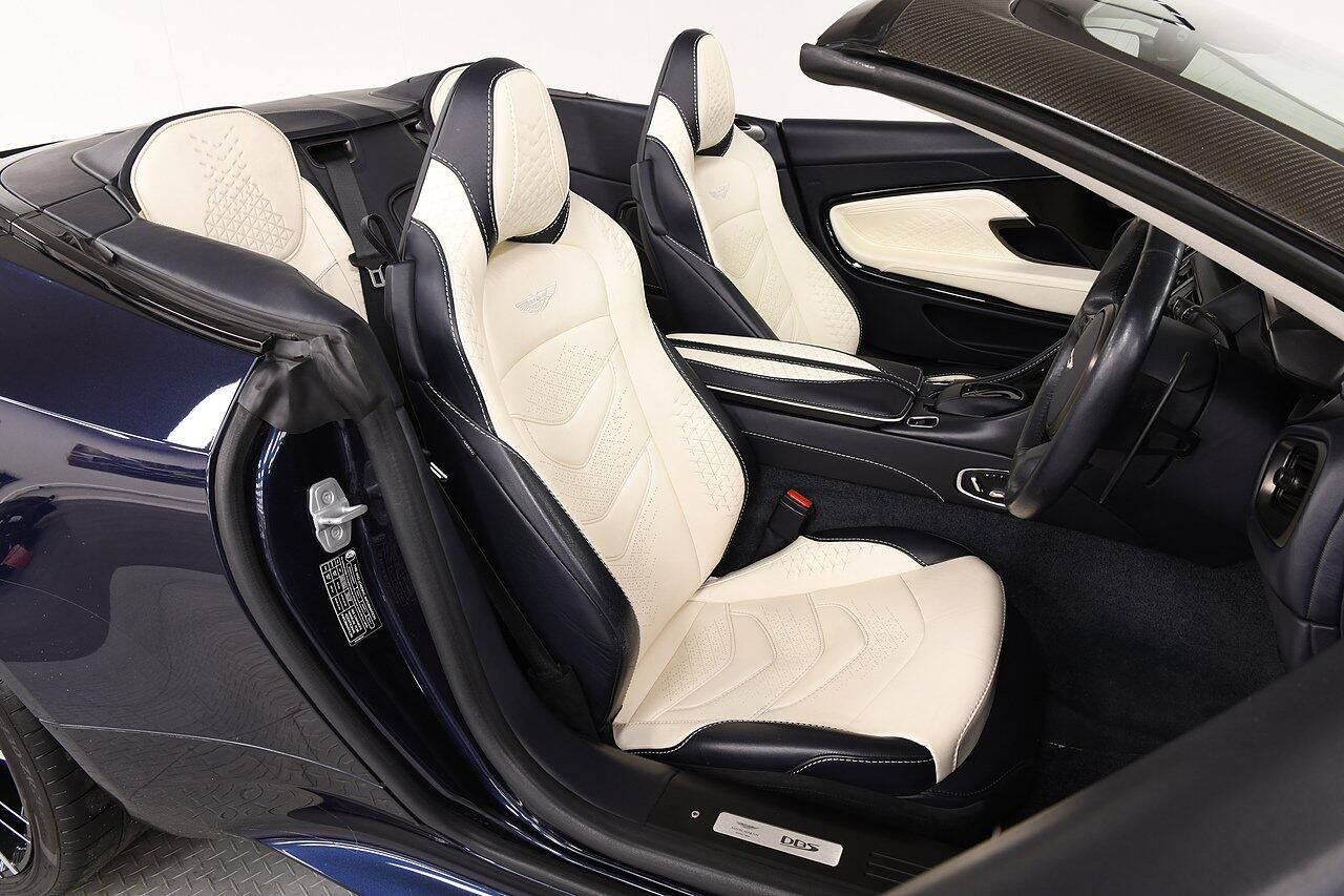 ASTON MARTIN DBS CONVERTIBLE V12 Superleggera 2dr Volante Touchtronic Auto for sale UK - Slide 7